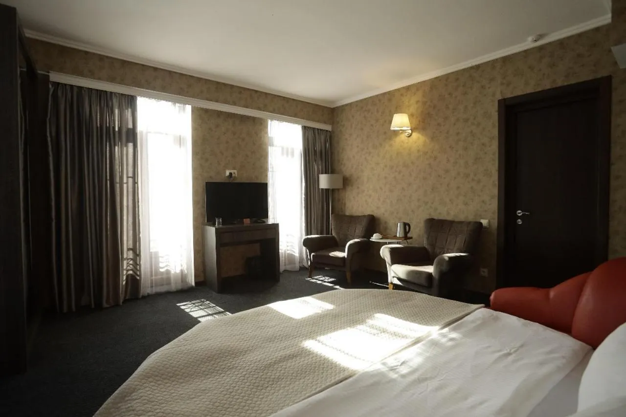 Bed in Redline Hotel