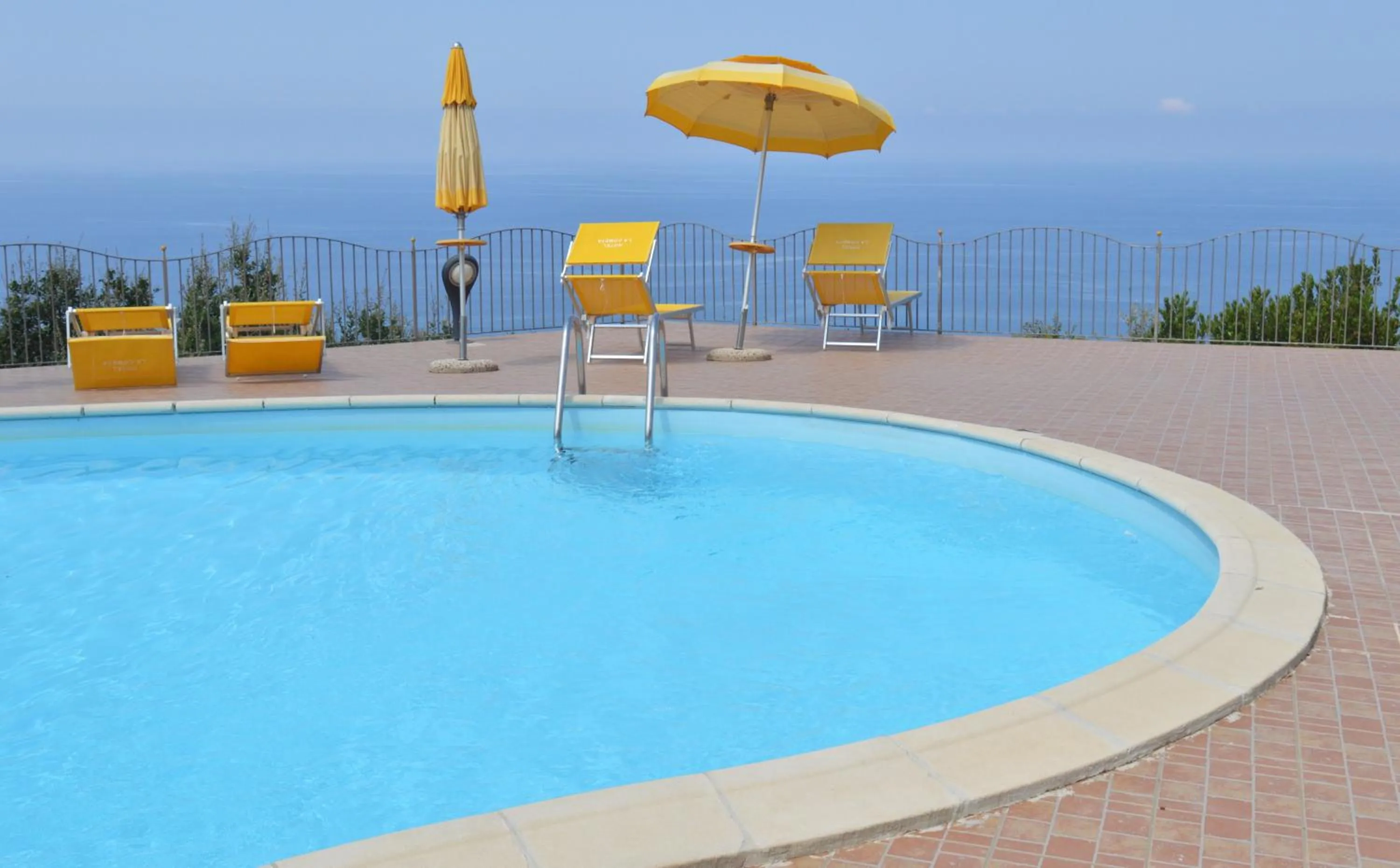 Property building in Hotel La Cometa