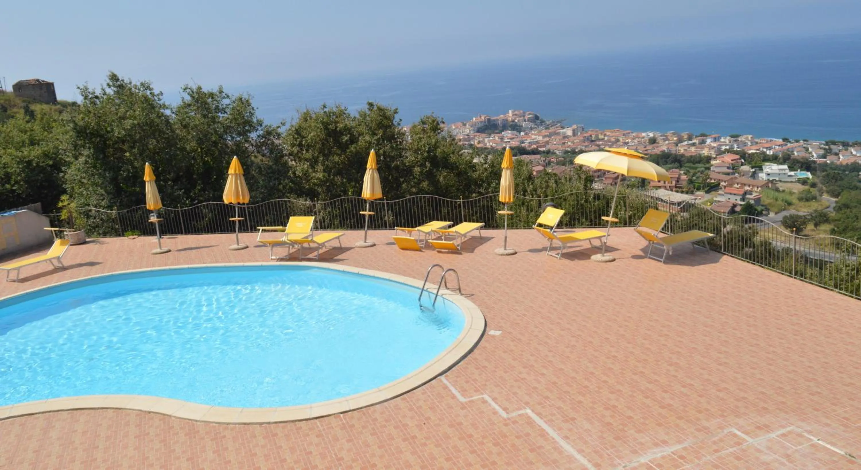 Property building in Hotel La Cometa