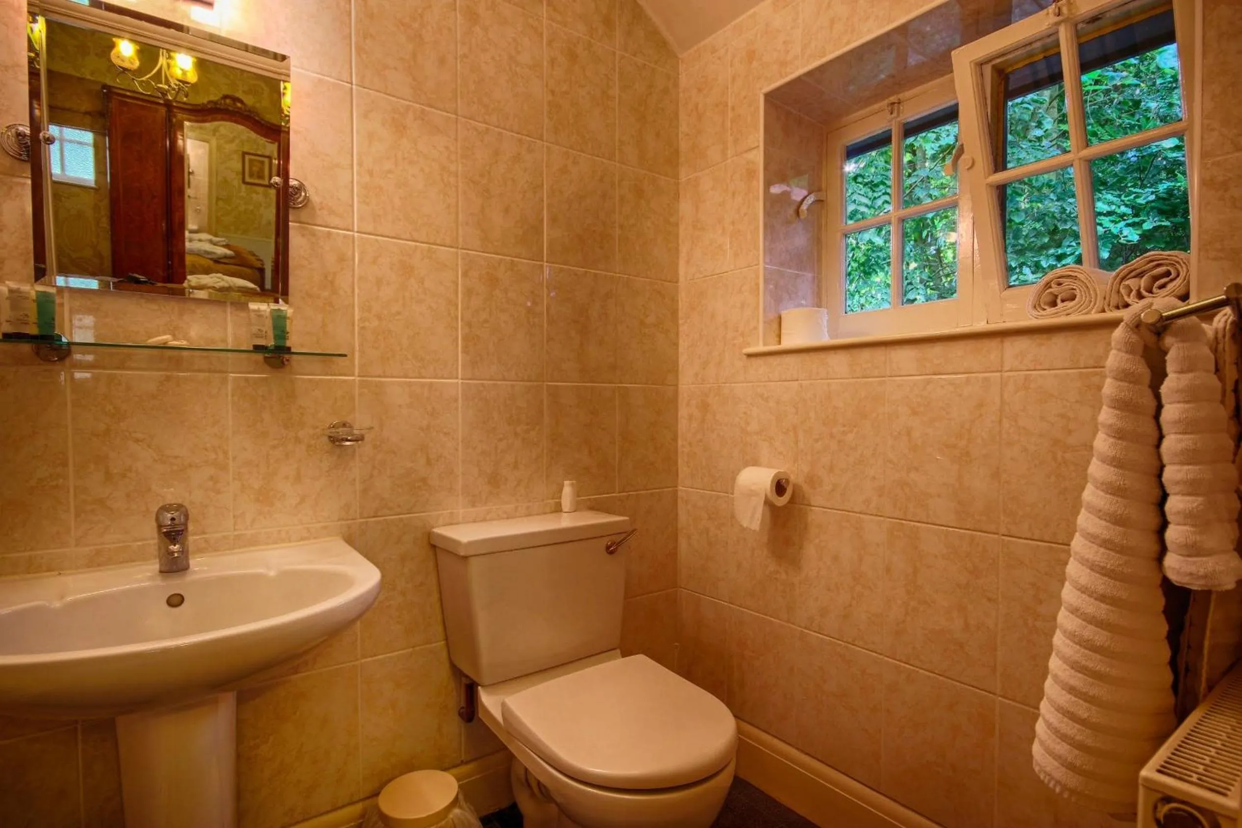 Bathroom in Felbrigg Lodge Bed And Breakfast