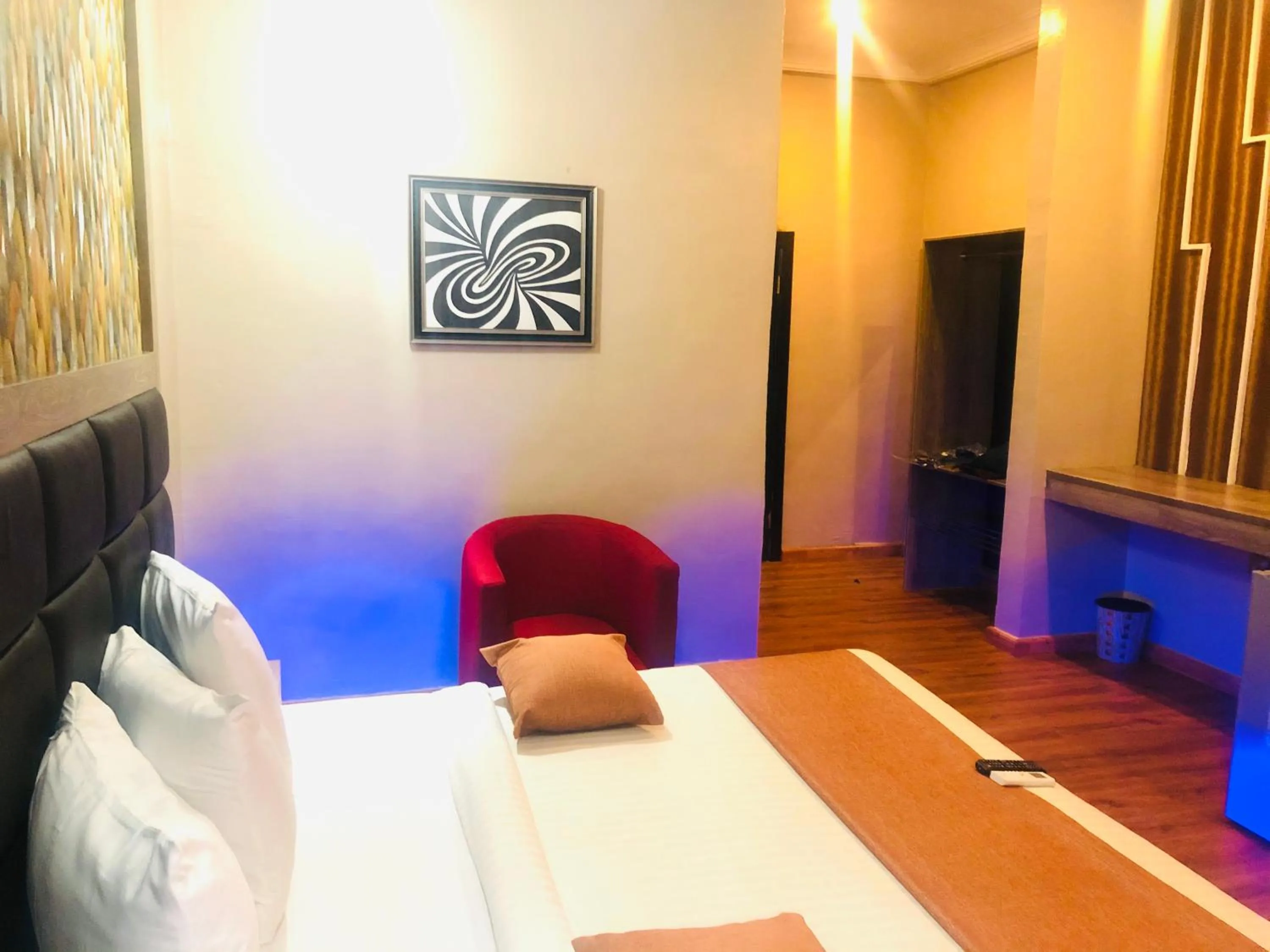 Seating area in Mayor's & Diplomat Suite - GRA