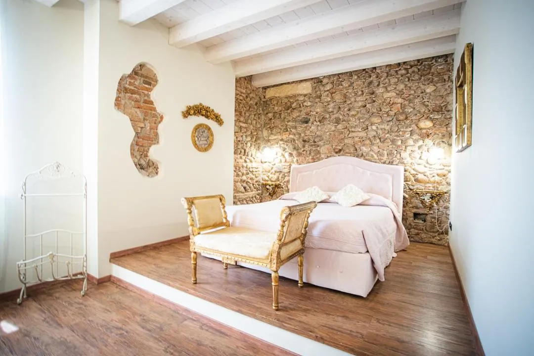 Bed in Residence Cà di Capri