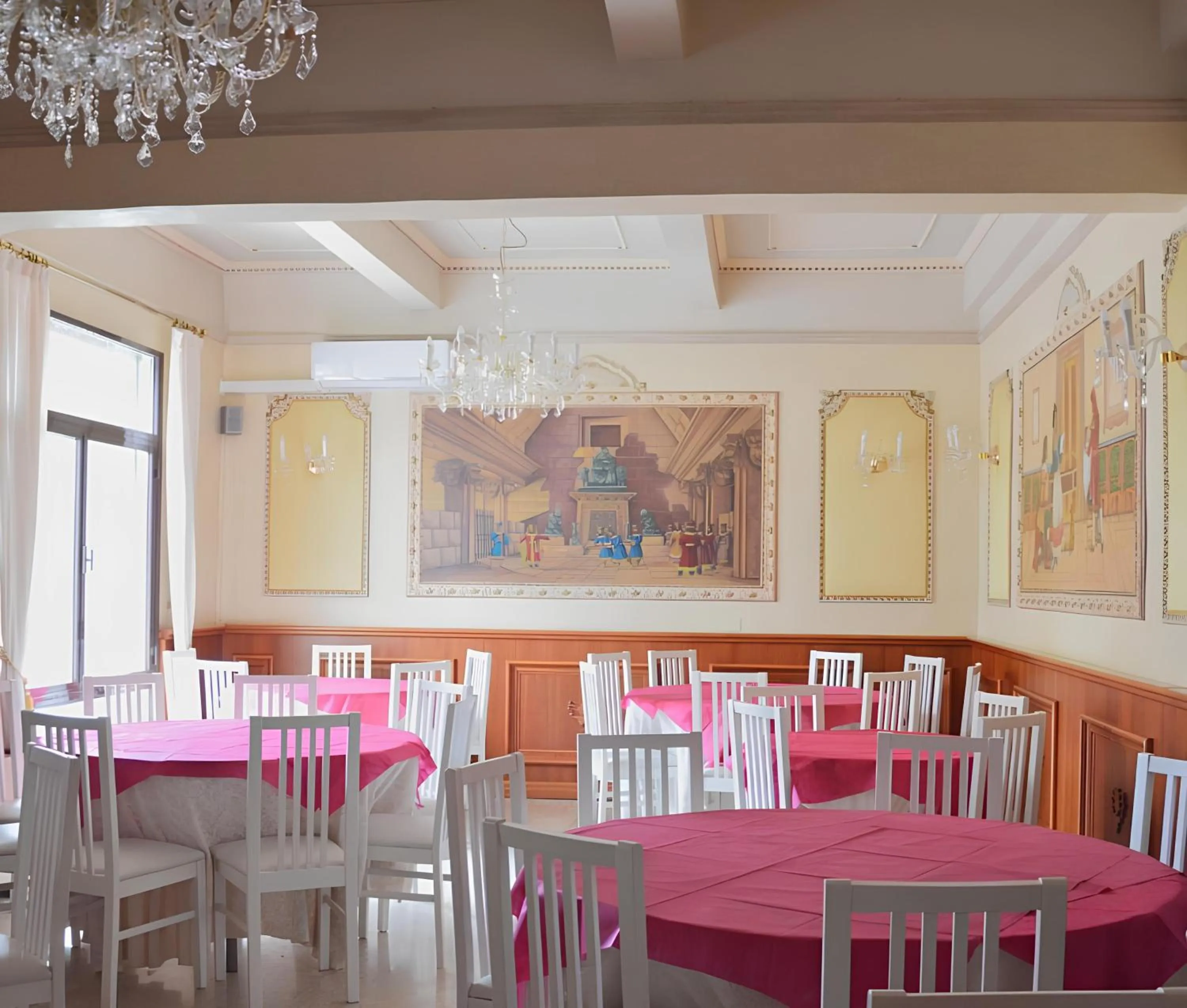 Restaurant/places to eat in Nouvel Hotel Des Bains