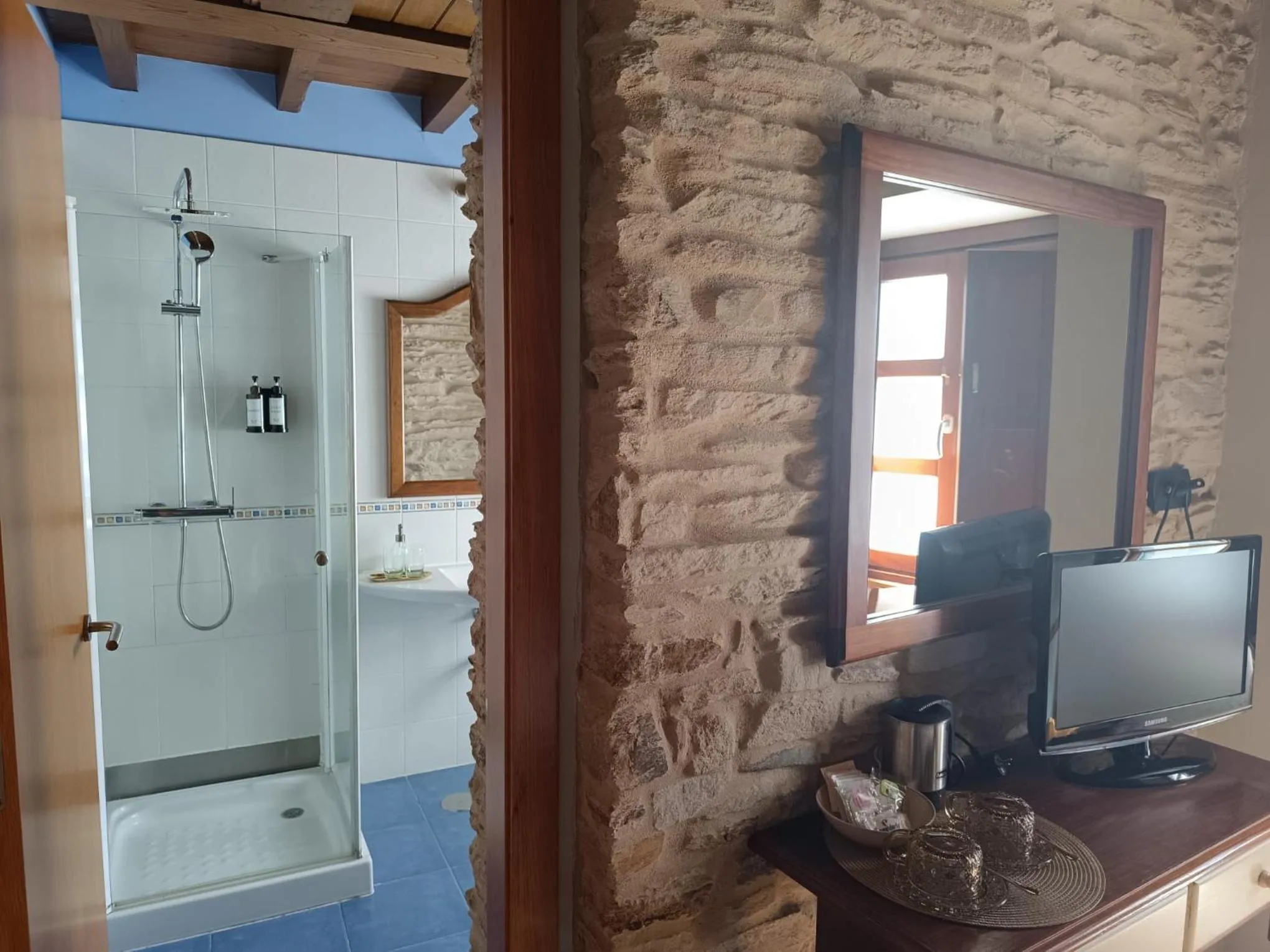 Double Room with Garden View in Hostal Pension Artilleiro