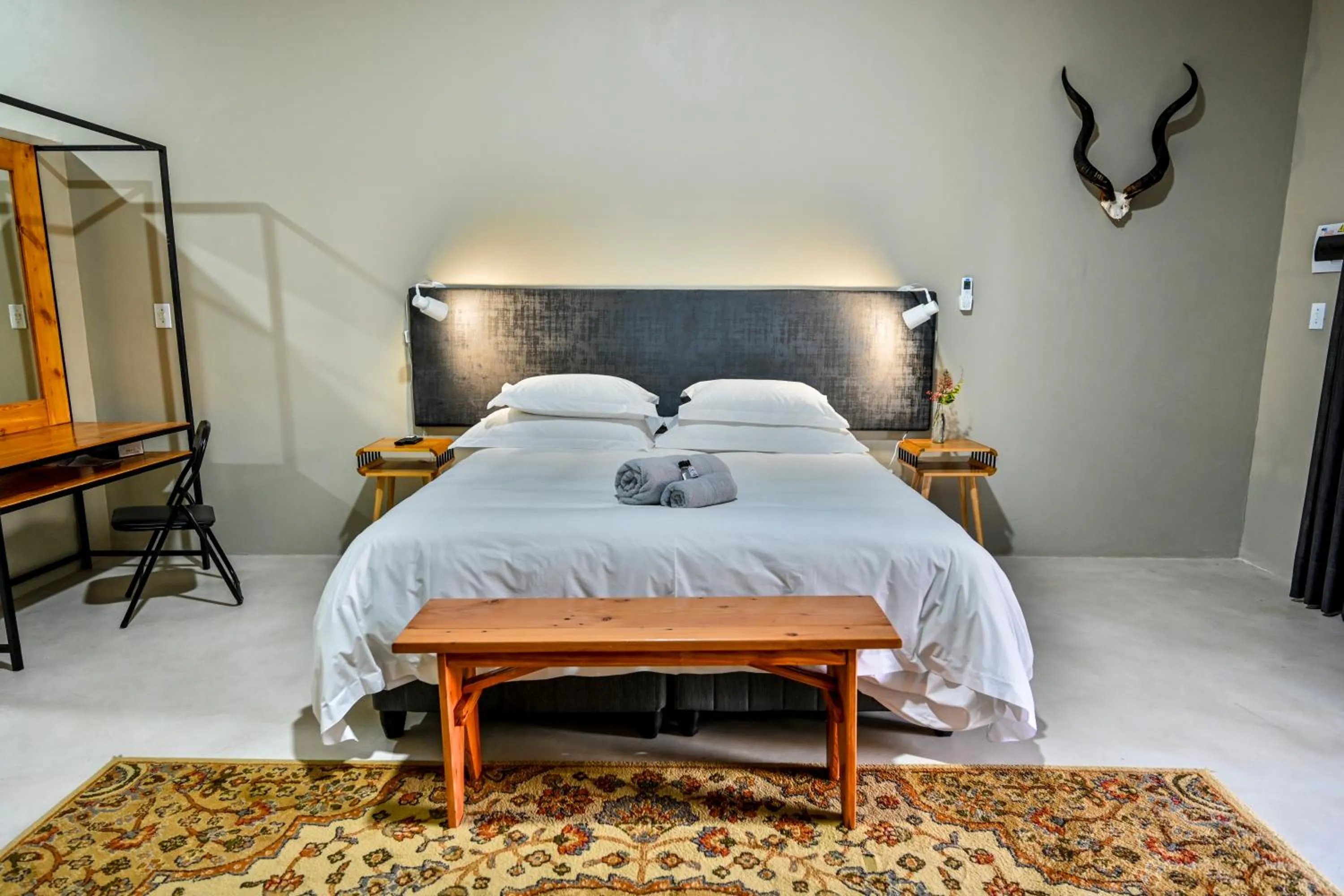 Bedroom, Bed in Blue Rain Guest House