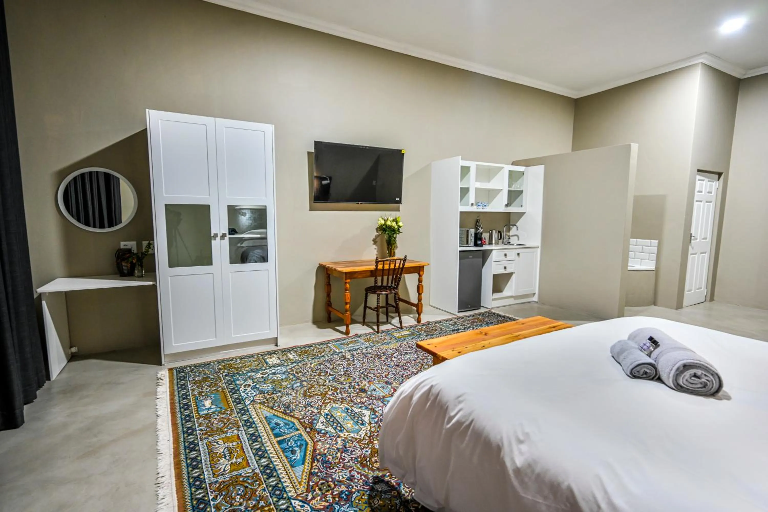 TV and multimedia, Bed in Blue Rain Guest House