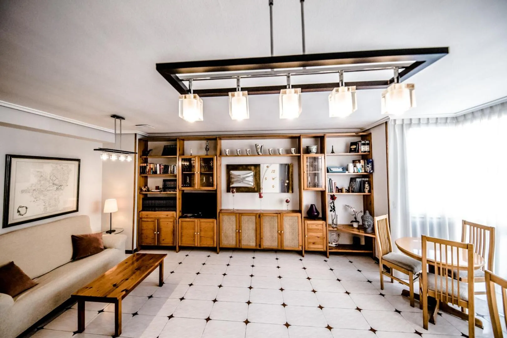 Communal lounge/ TV room in Alvi