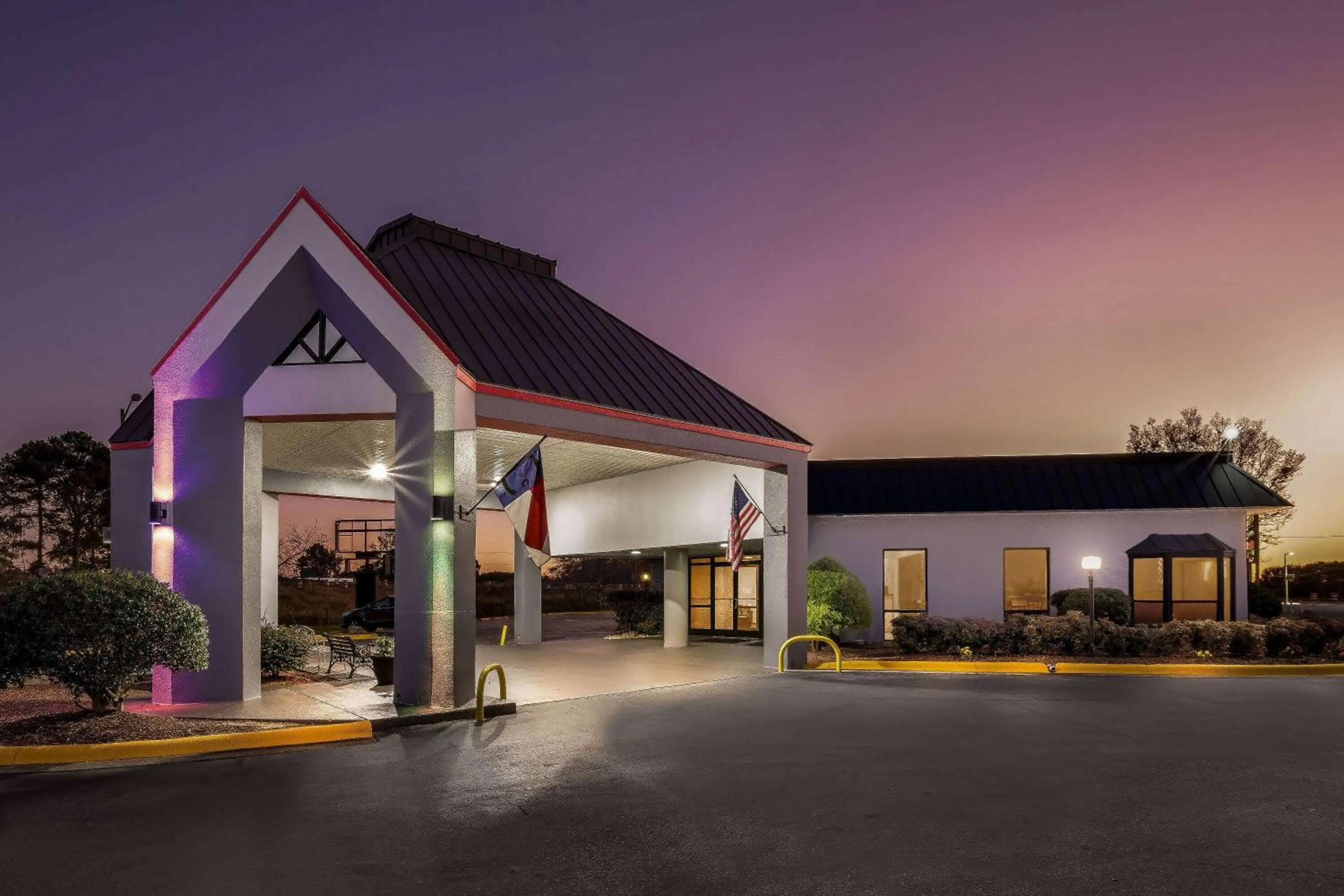 Property building in Super 8 by Wyndham Garysburg/Roanoke Rapids