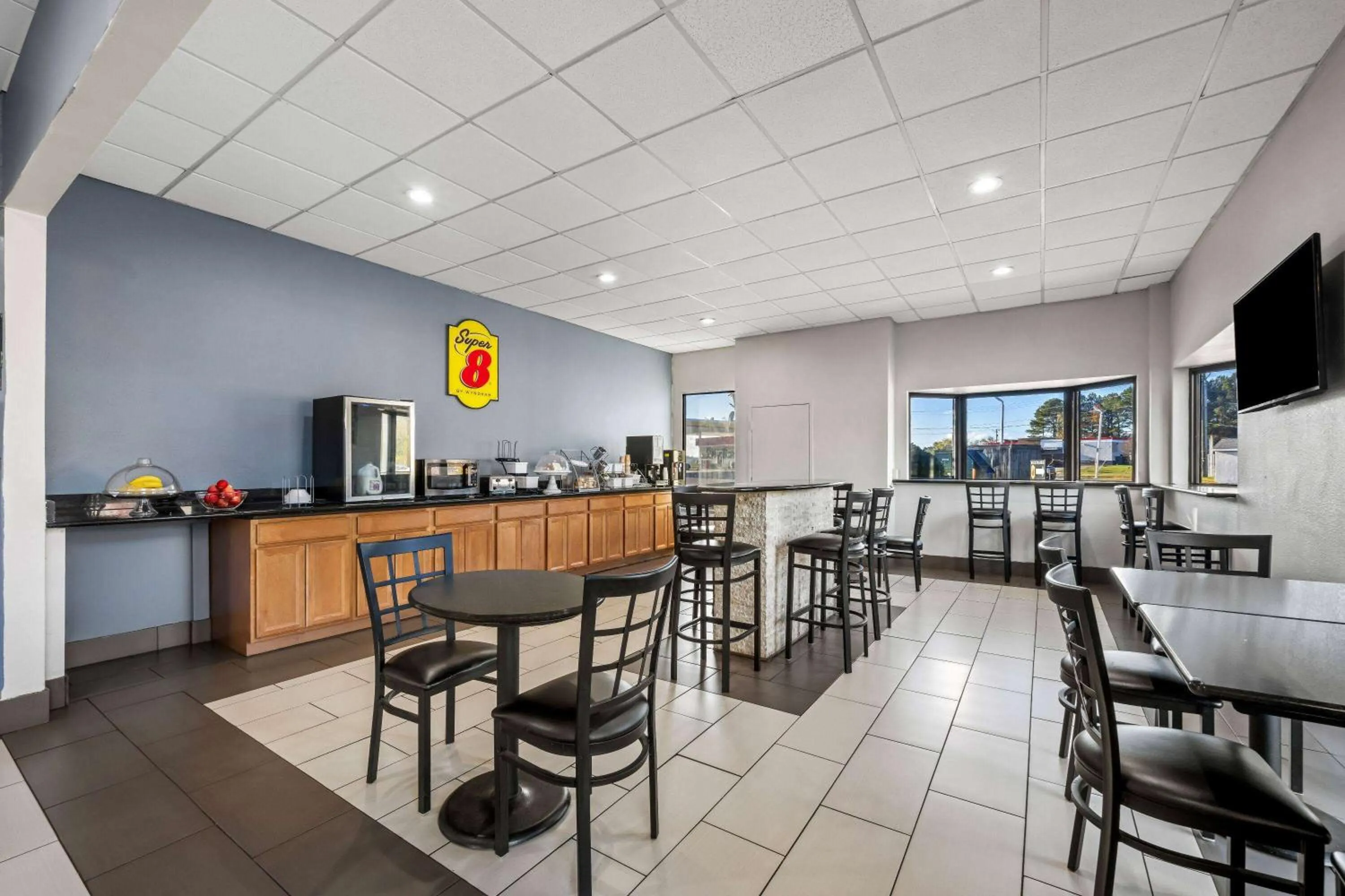 Breakfast in Super 8 by Wyndham Garysburg/Roanoke Rapids