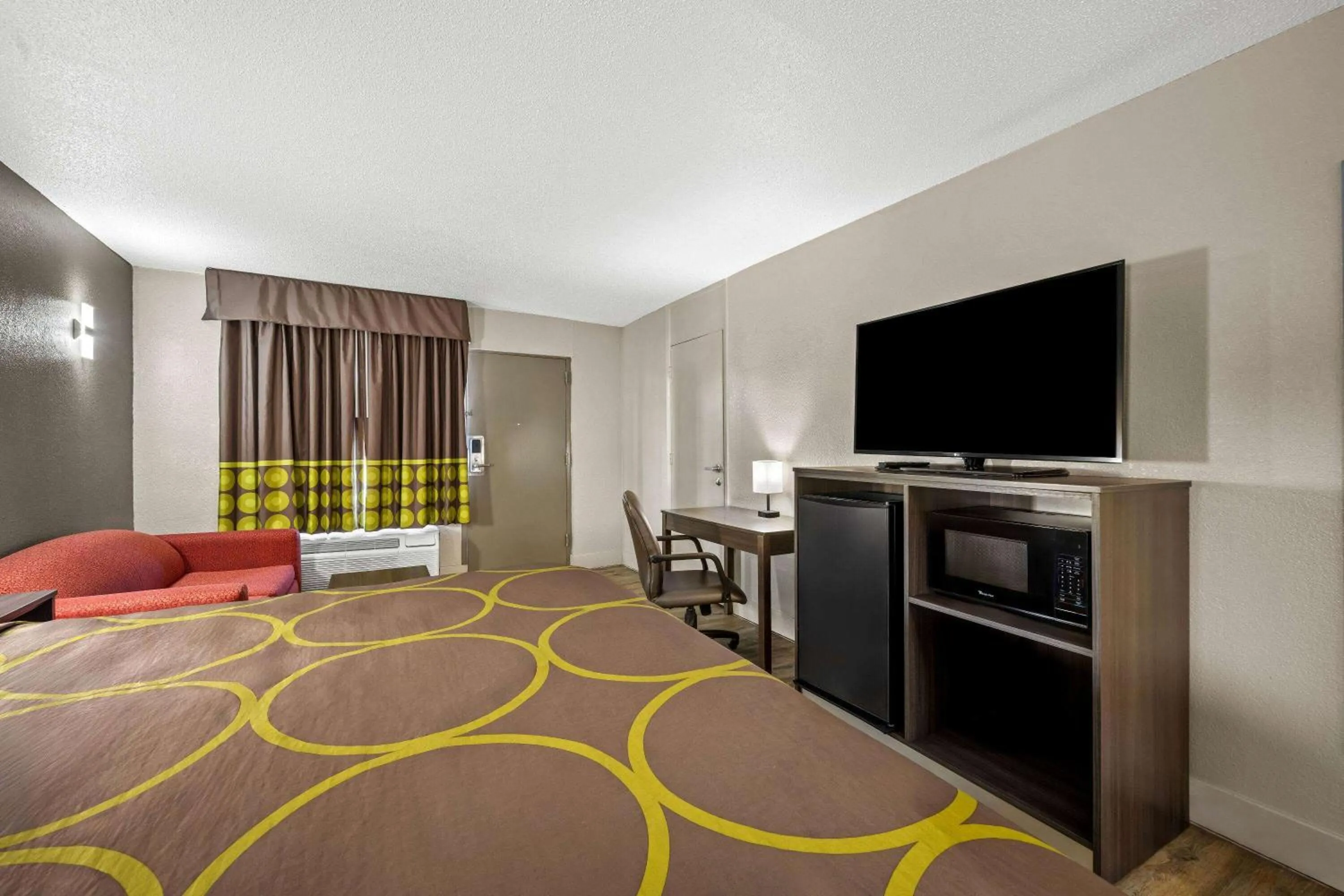 Bed in Super 8 by Wyndham Garysburg/Roanoke Rapids