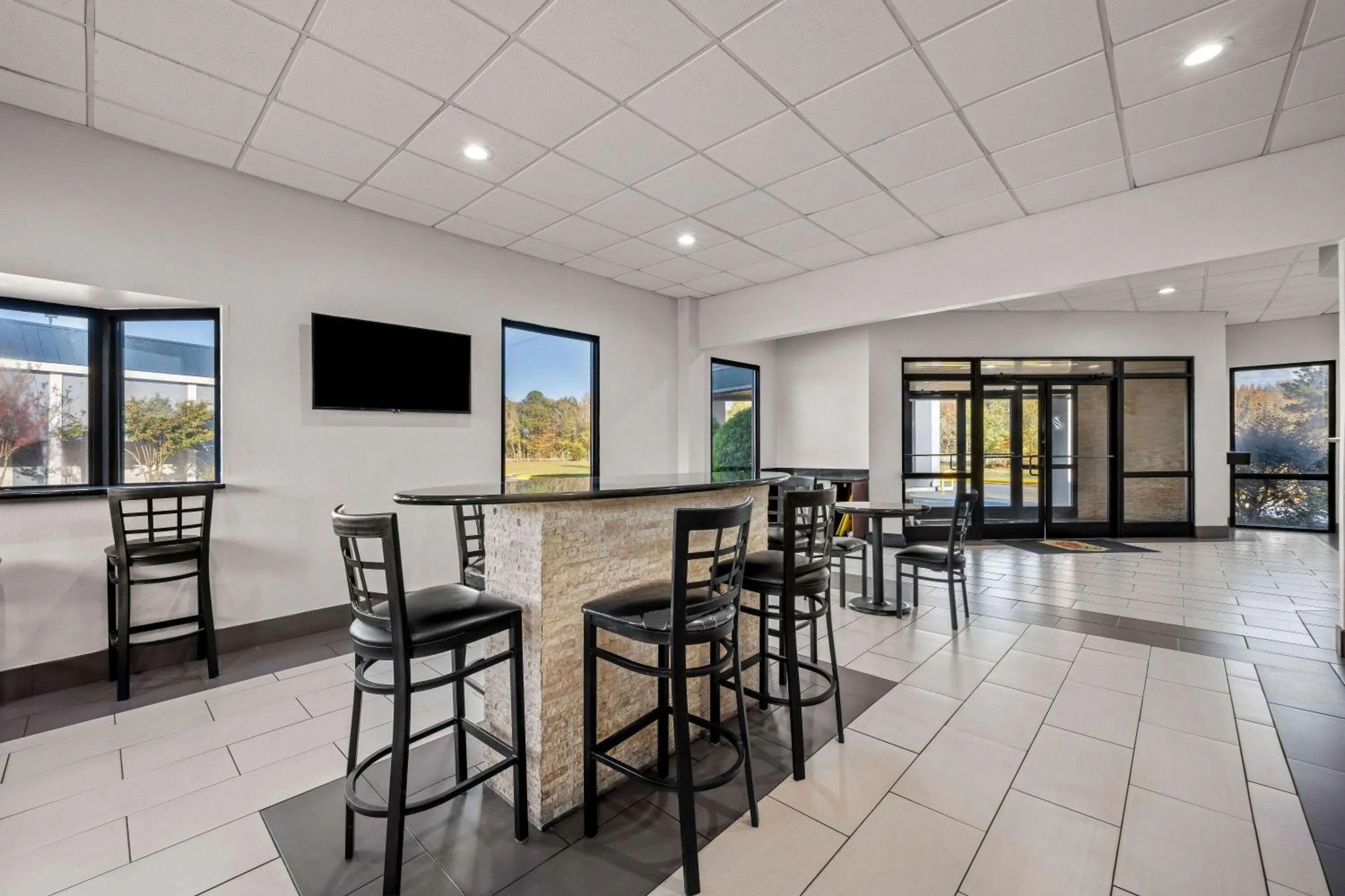 Breakfast in Super 8 by Wyndham Garysburg/Roanoke Rapids