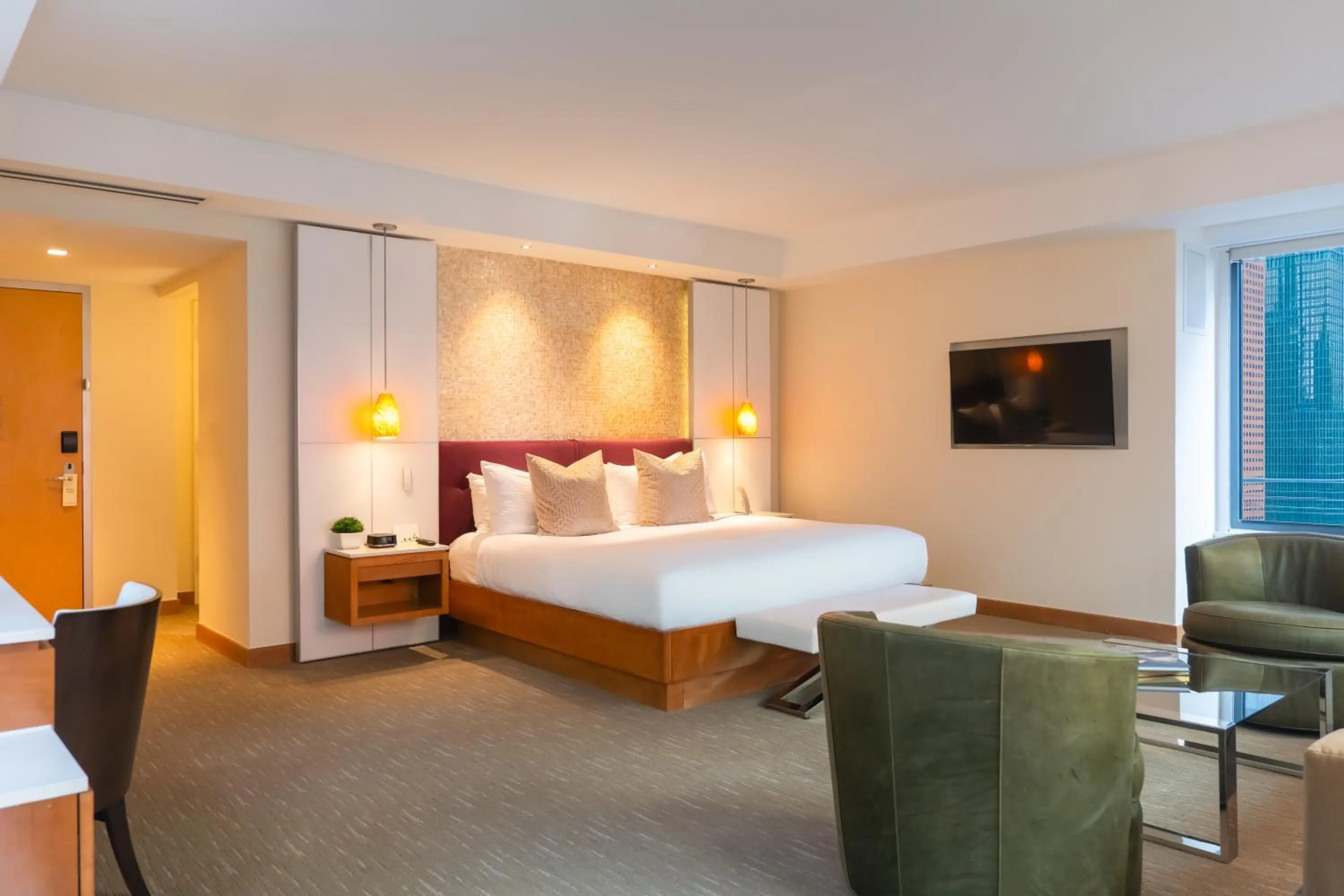 Bedroom, Bed in Concorde Hotel New York