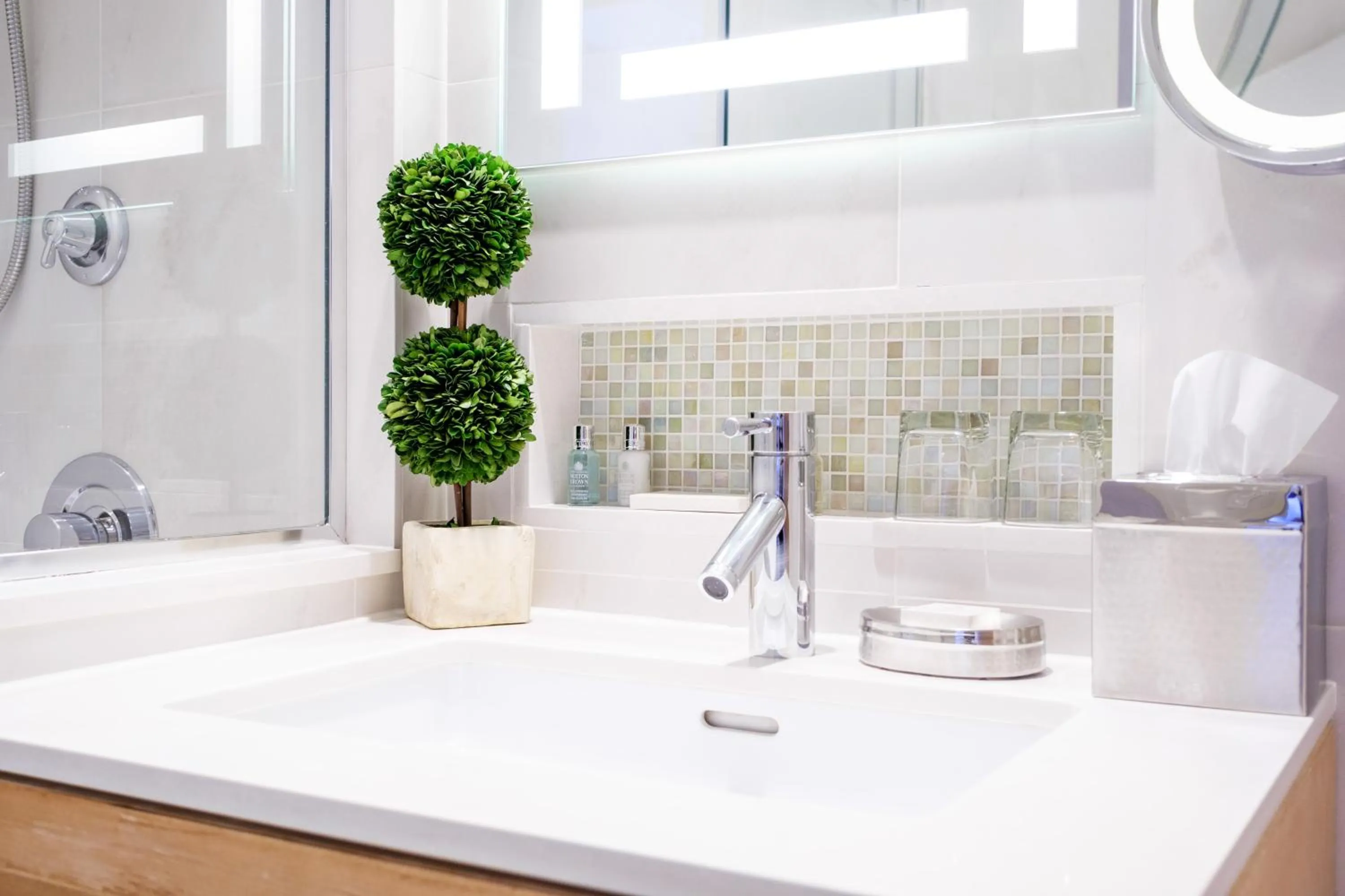 Bathroom in Concorde Hotel New York