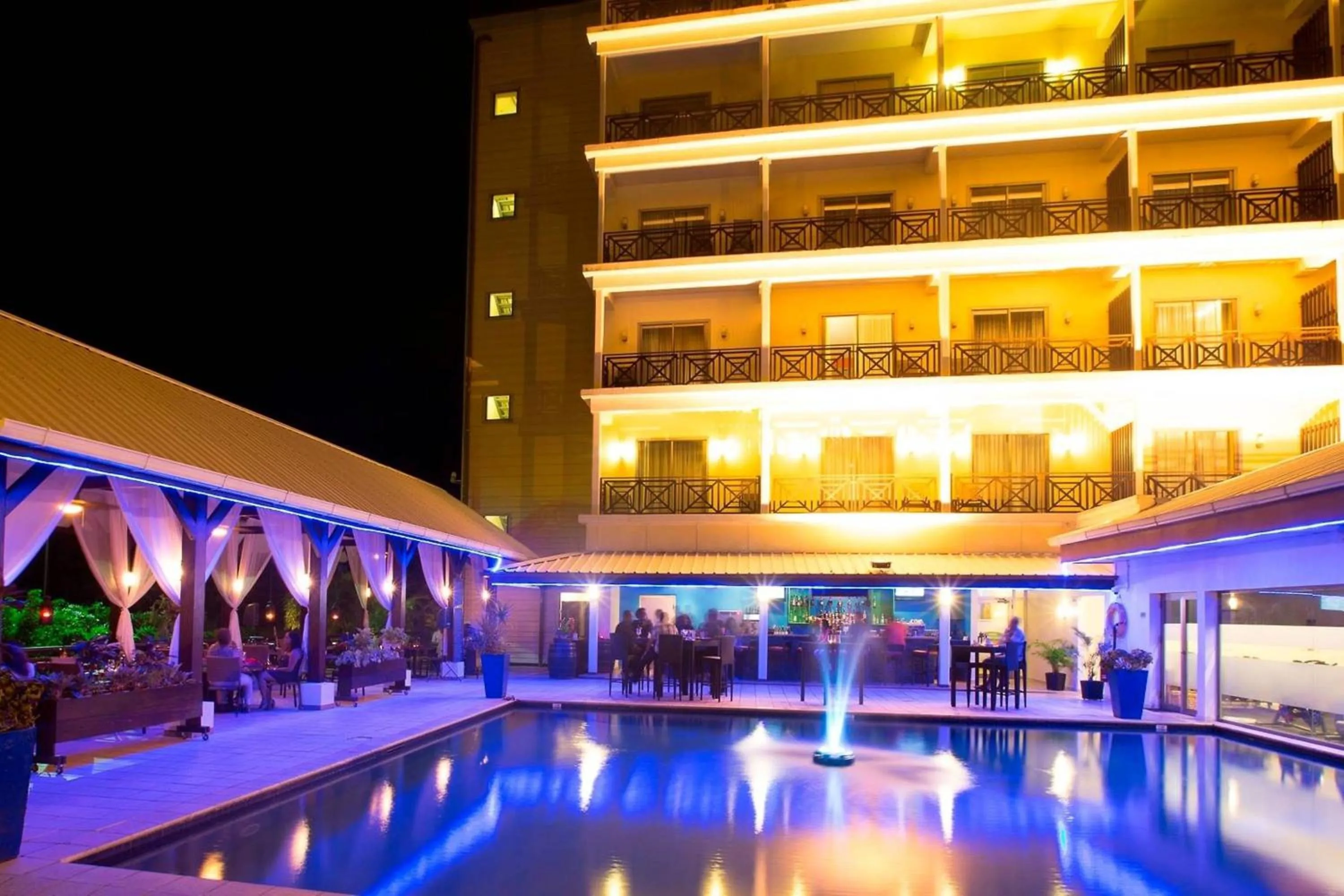 Swimming pool in Courtyard by Marriott Paramaribo