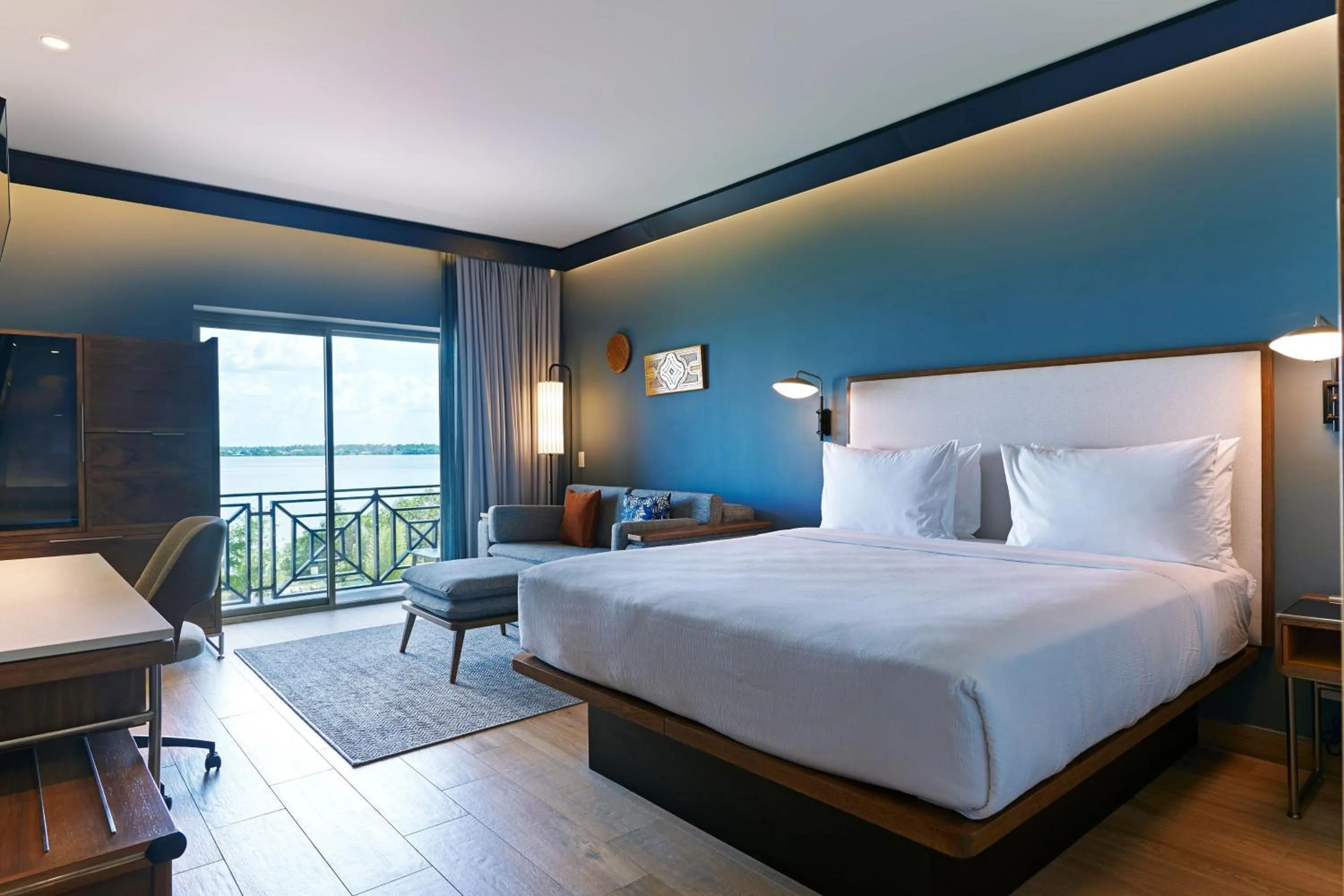 Photo of the whole room, Bed in Courtyard by Marriott Paramaribo