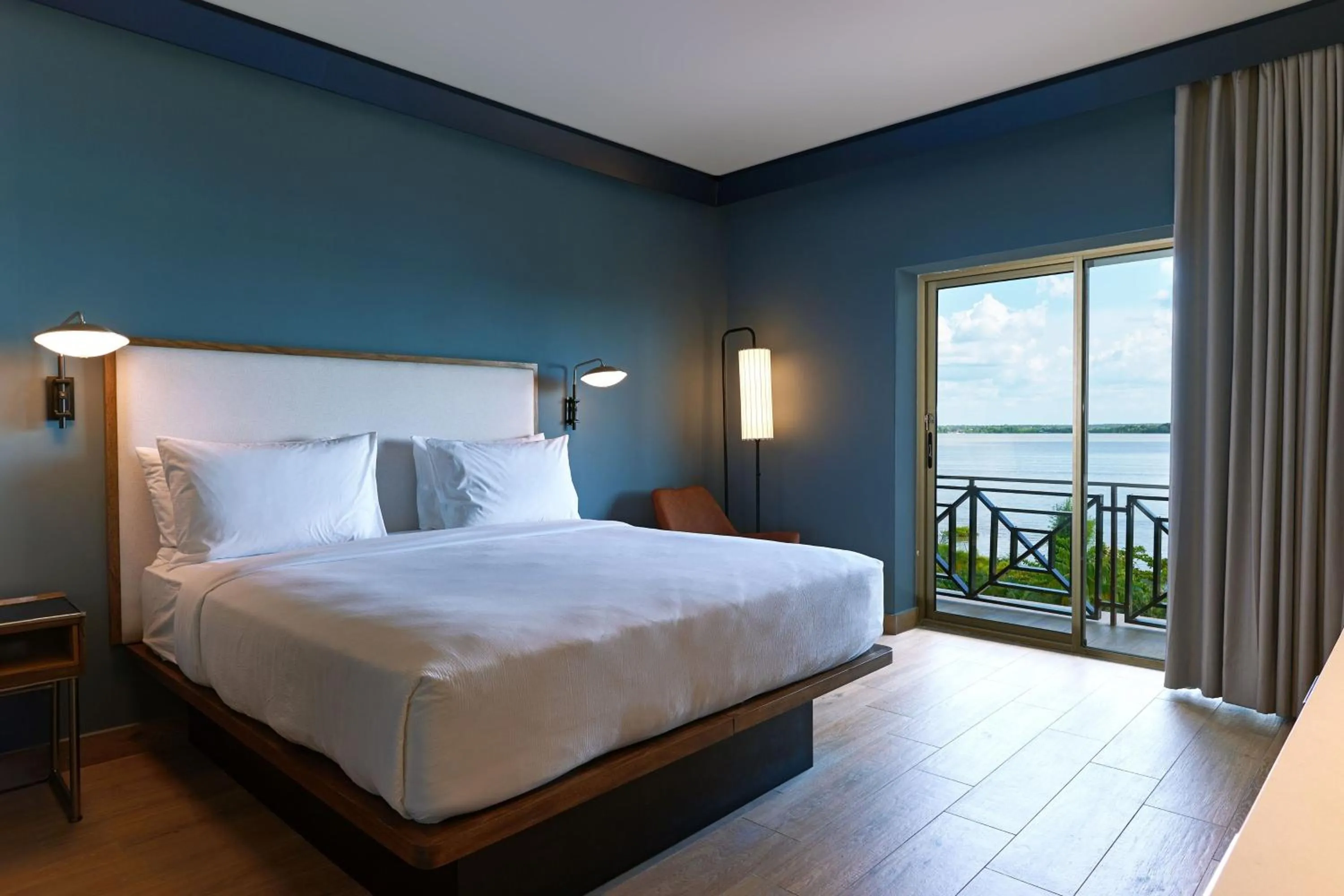 Photo of the whole room, Bed in Courtyard by Marriott Paramaribo