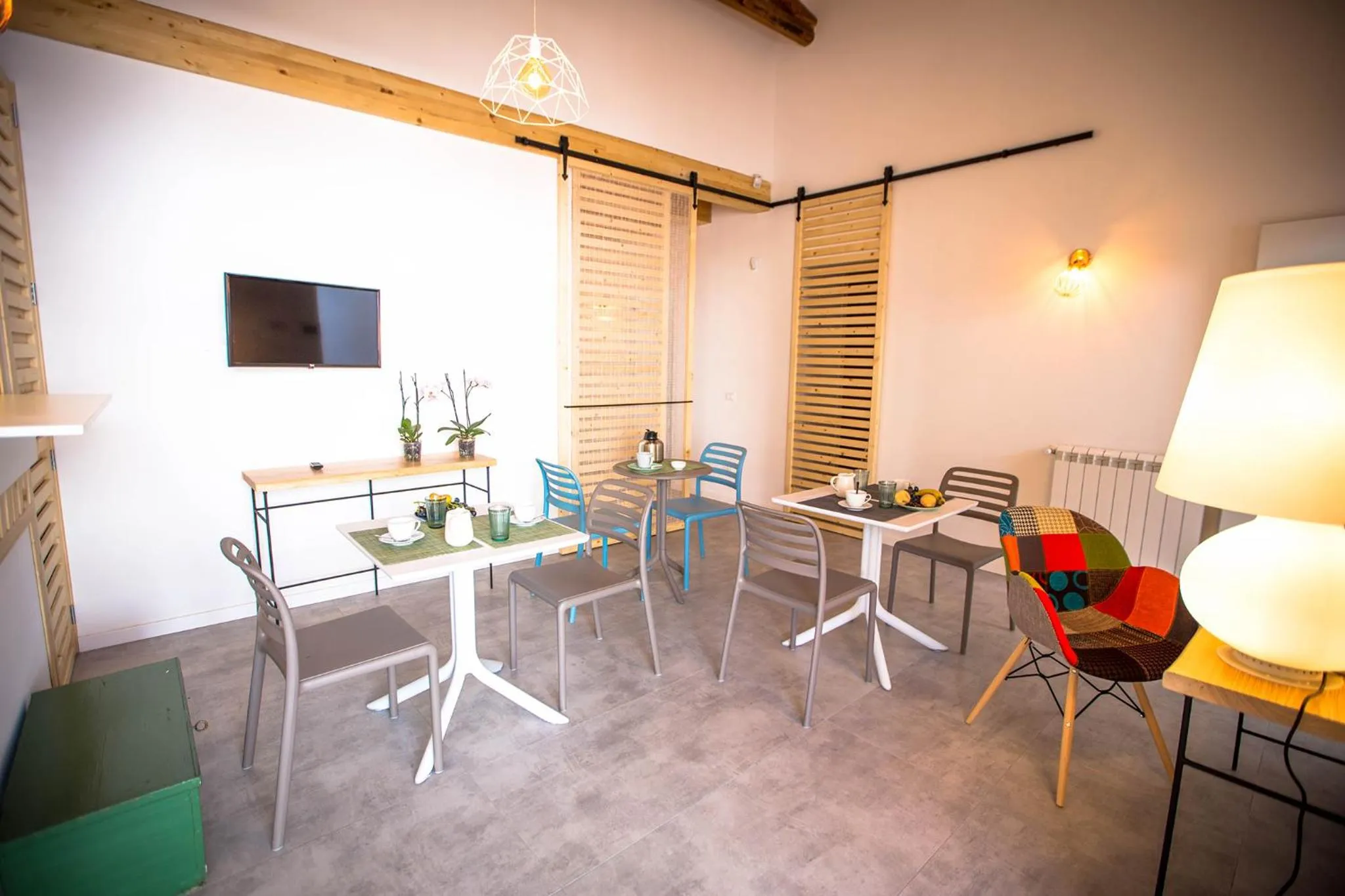 Communal lounge/ TV room in B&B Da Peppa