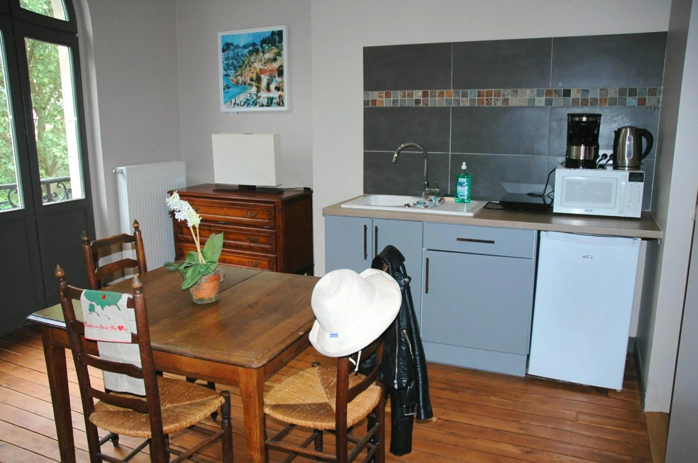 Coffee/tea facilities in The Nest