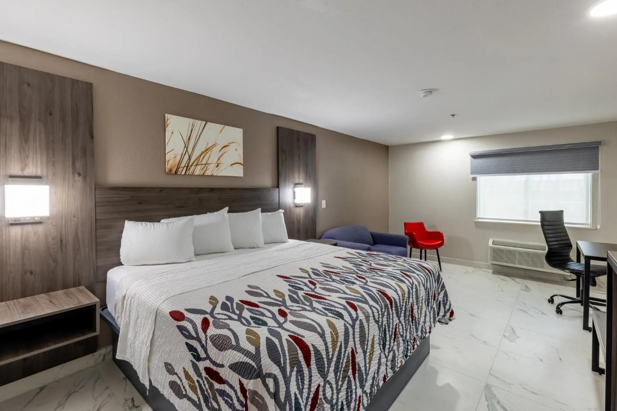 Bedroom, Bed in Red Roof Inn Pharr - McAllen