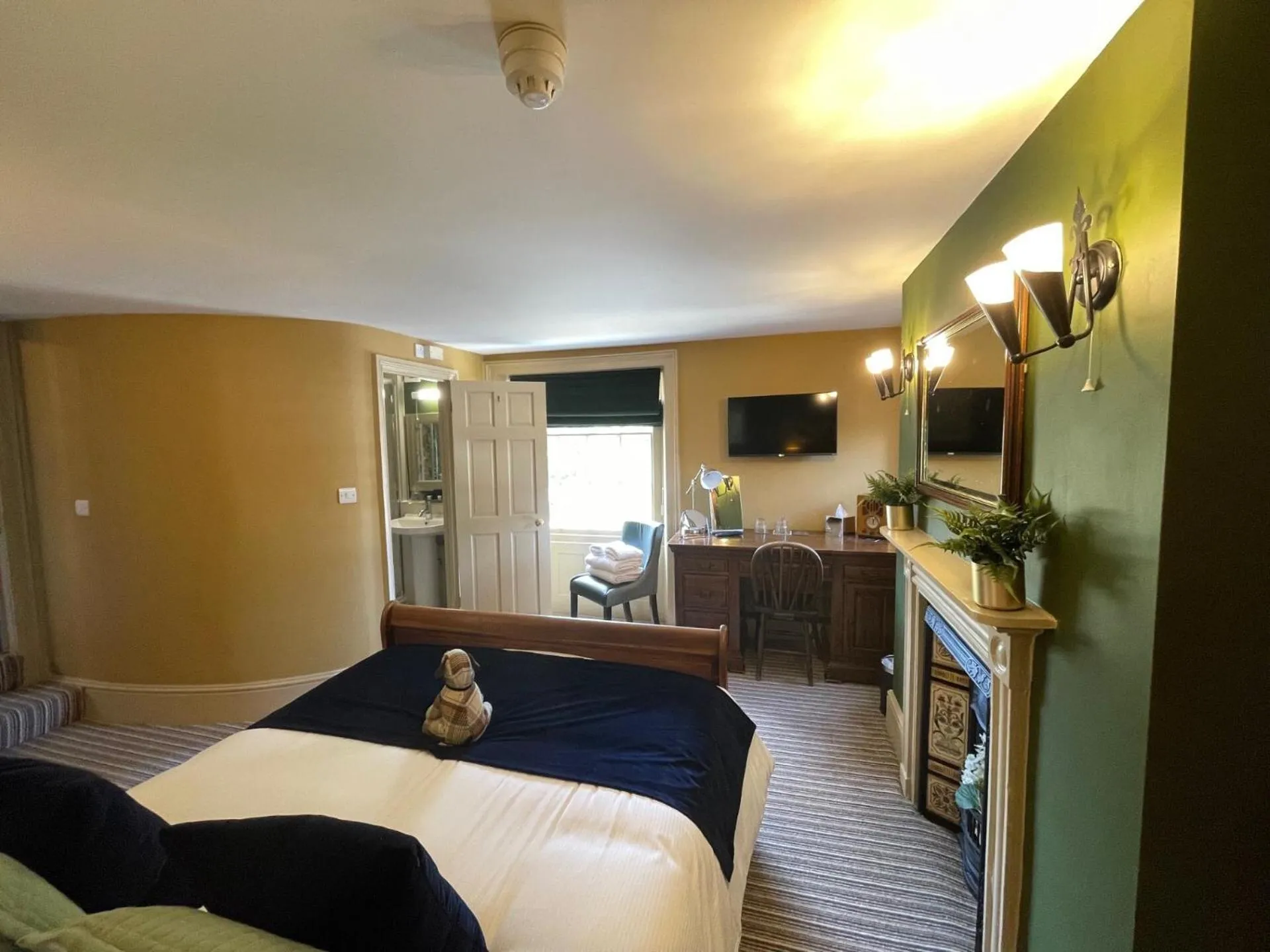 Bedroom, Bed in The King's Head