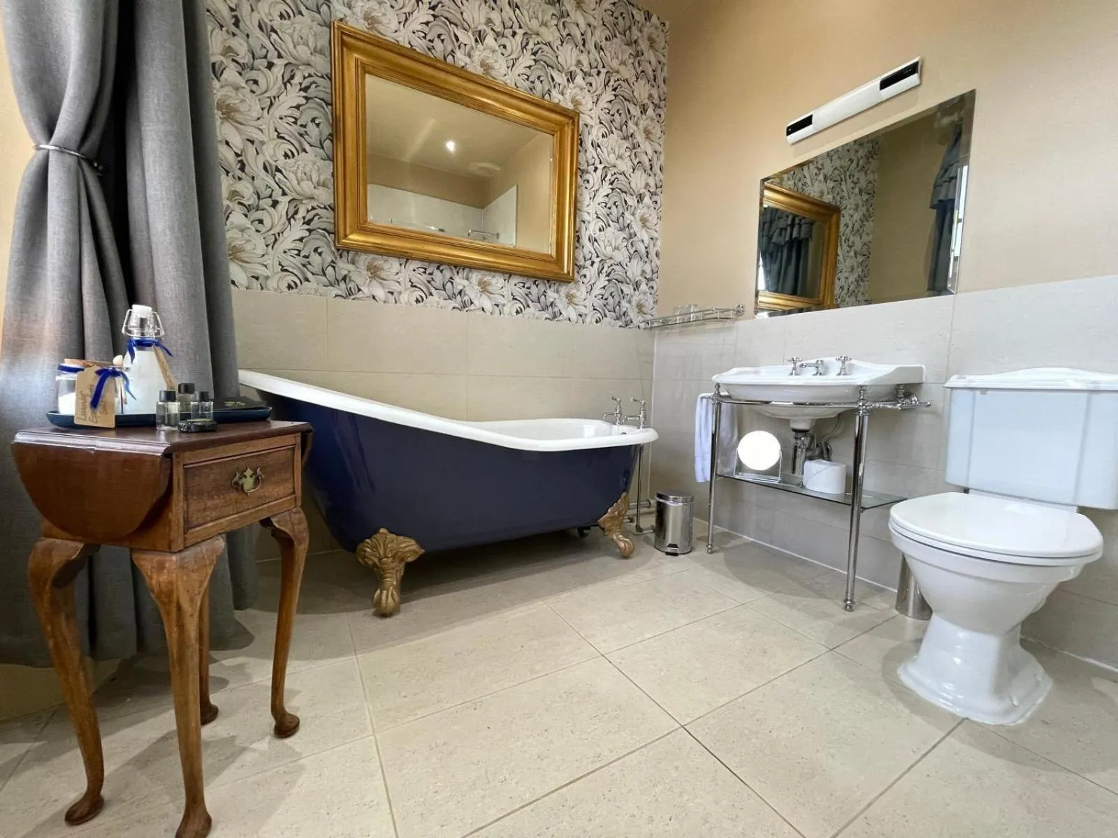 Bathroom in The King's Head