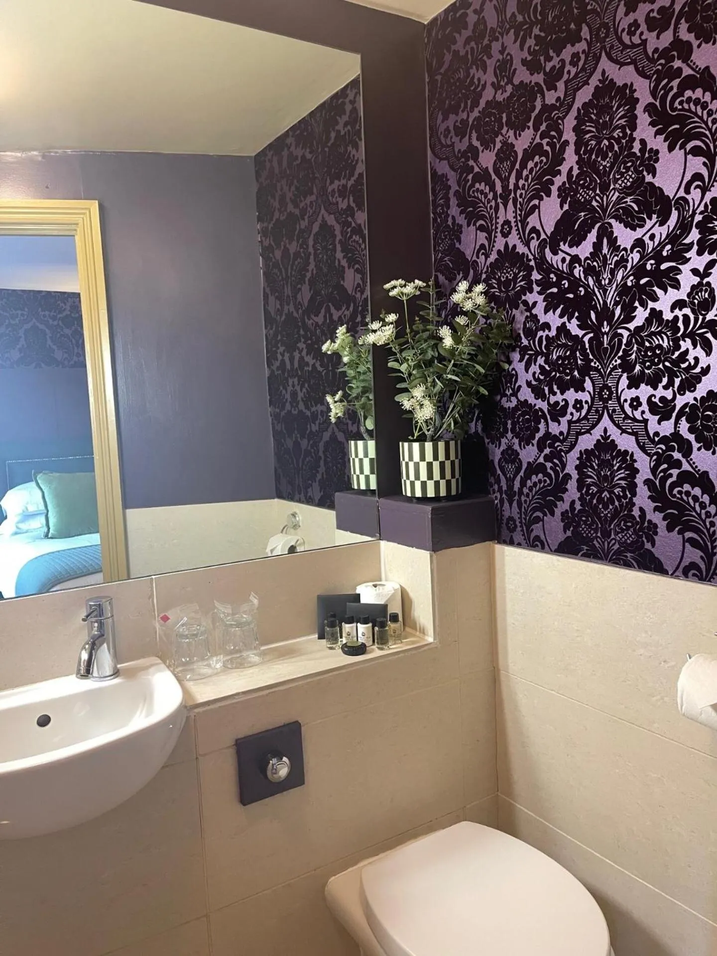 Bathroom in The King's Head