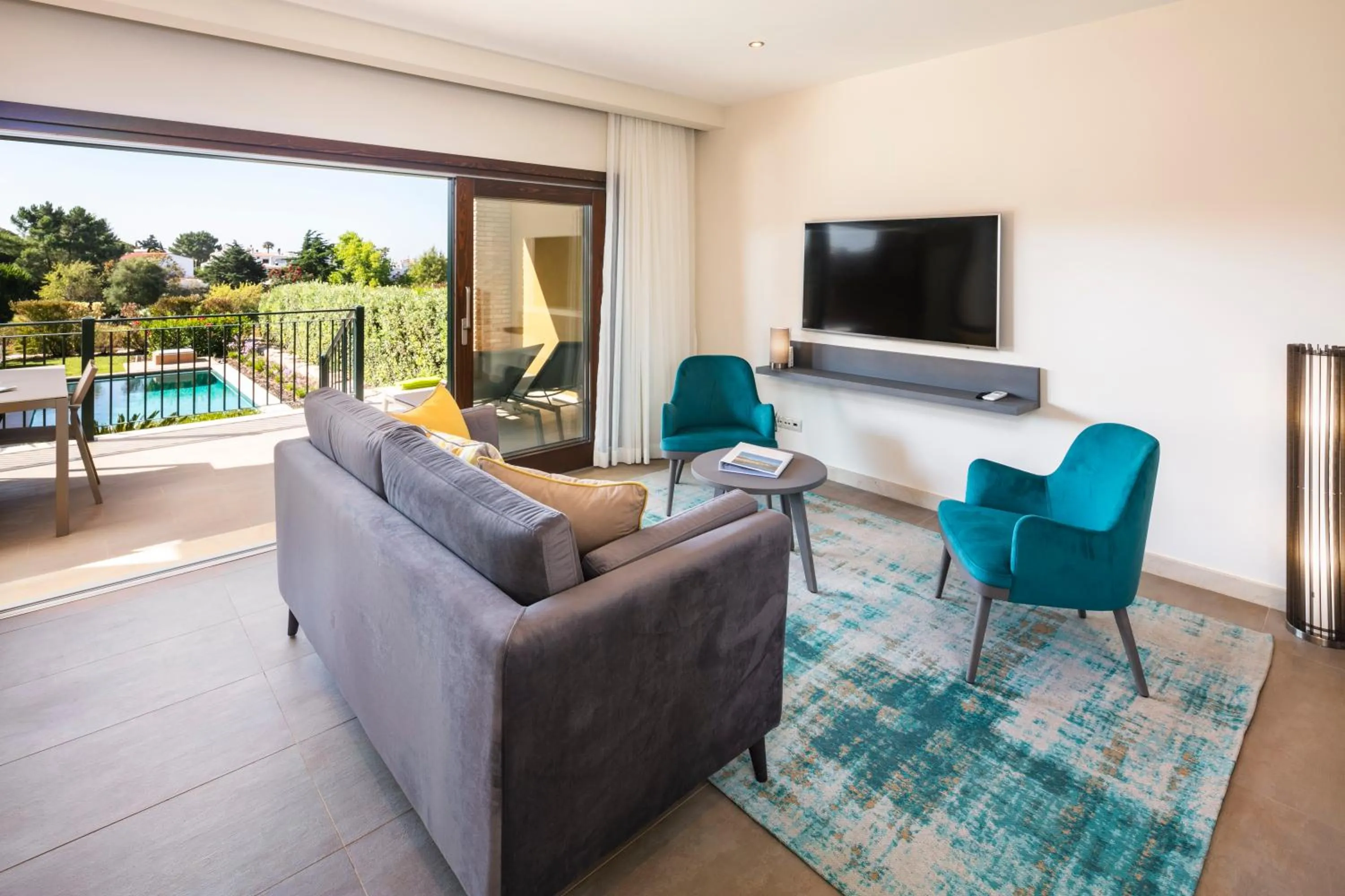 Property building in Vale de Milho Village