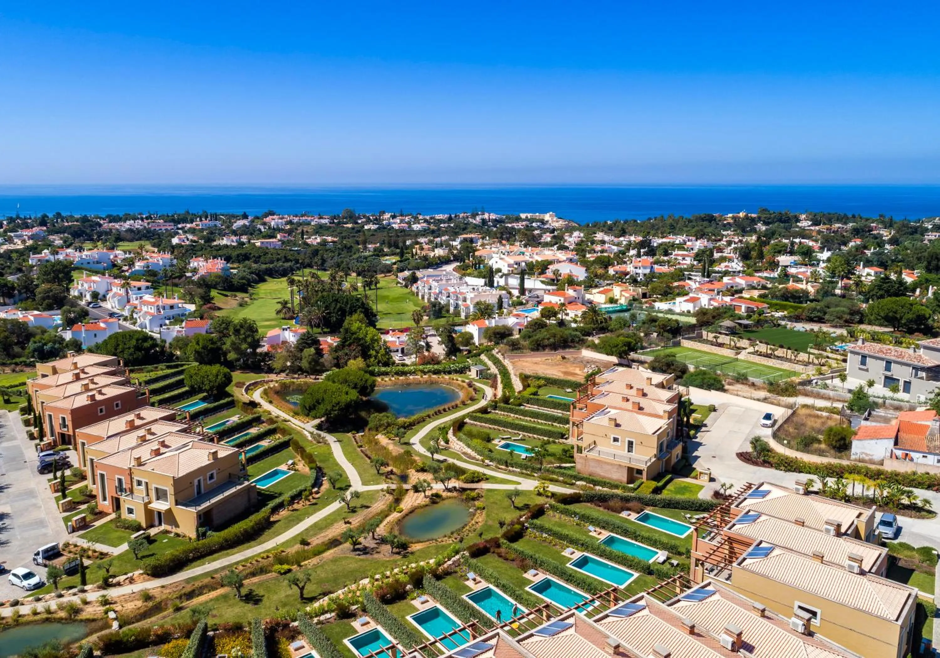 Property building in Vale de Milho Village