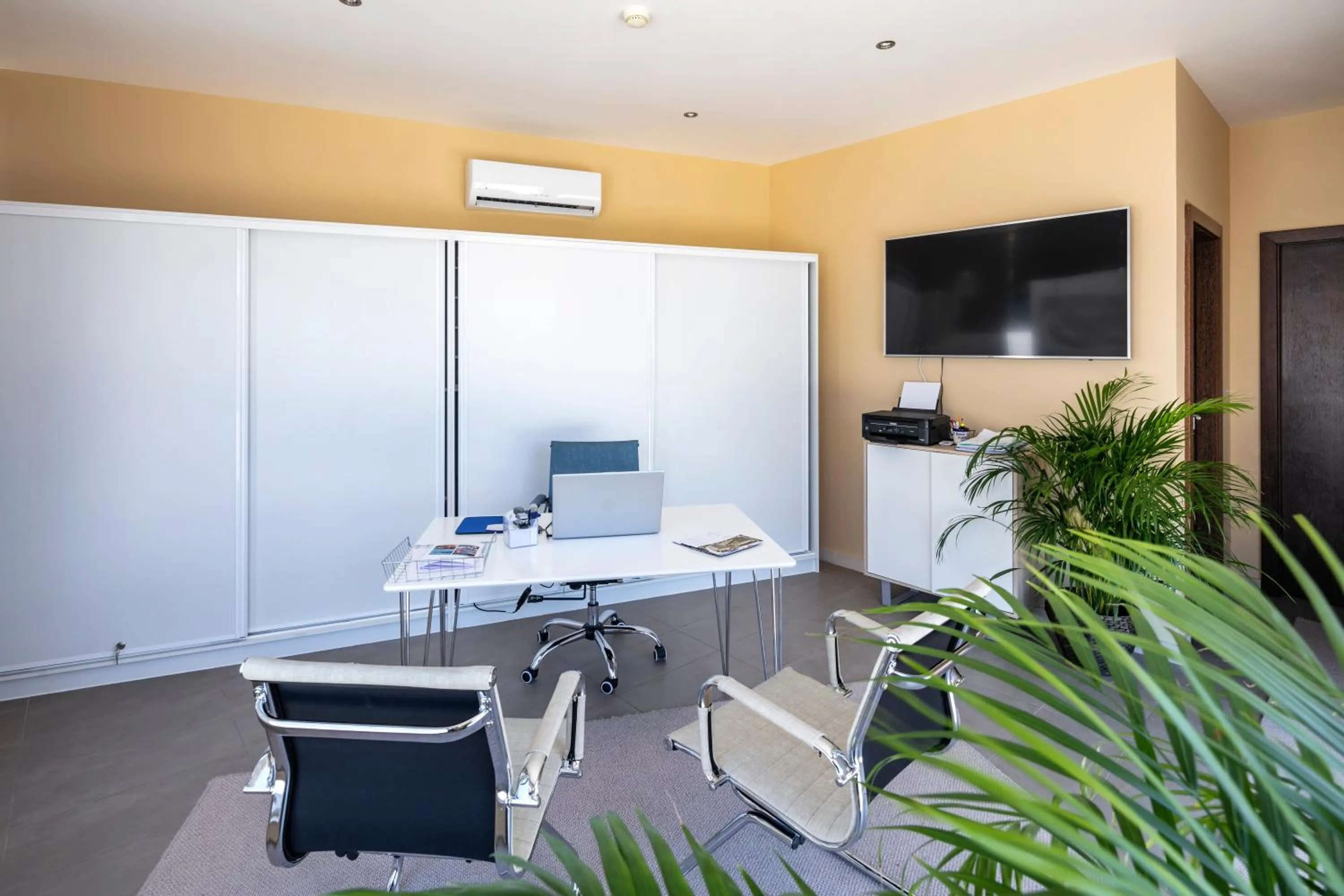 Property building in Vale de Milho Village