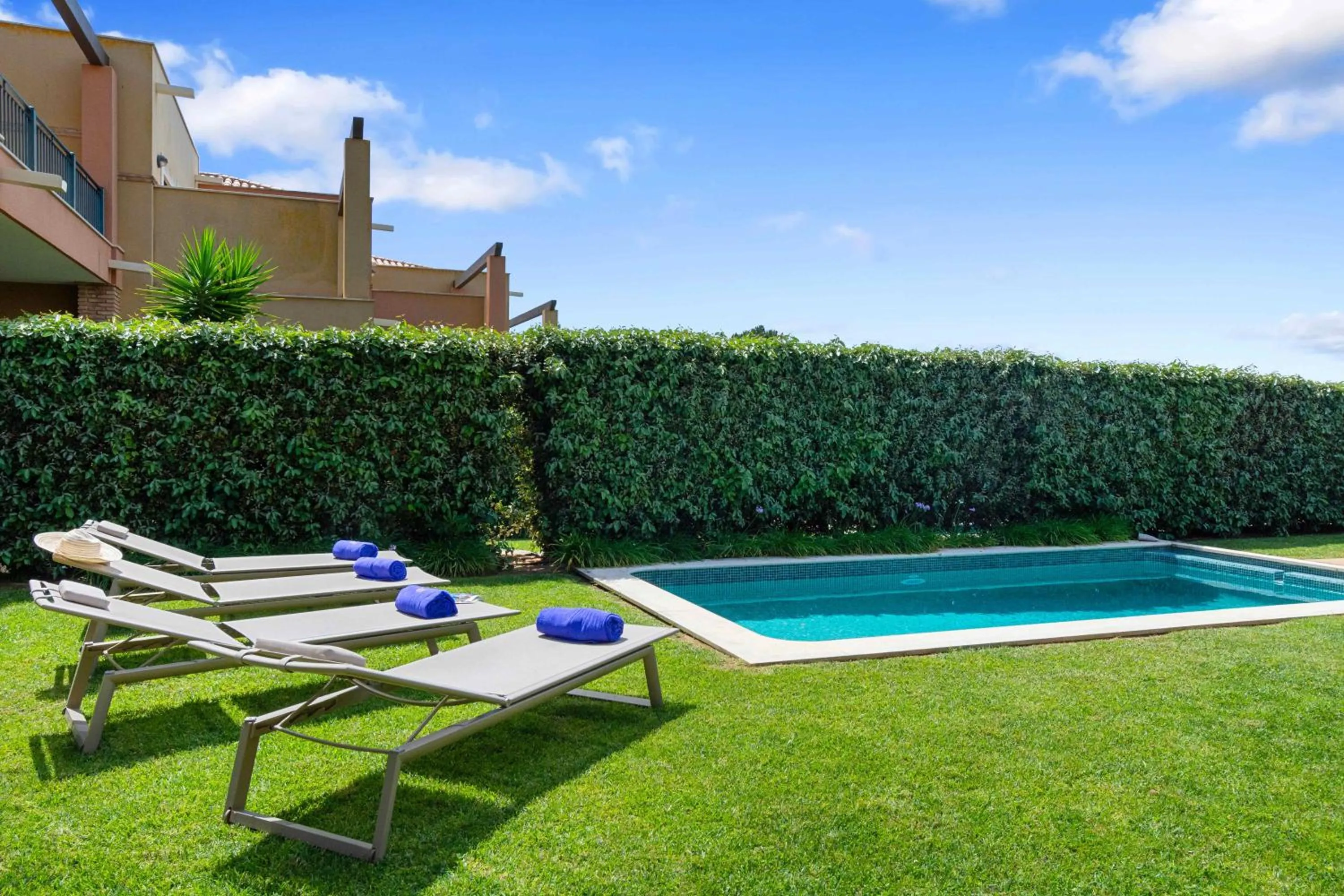 Swimming pool in Vale de Milho Village