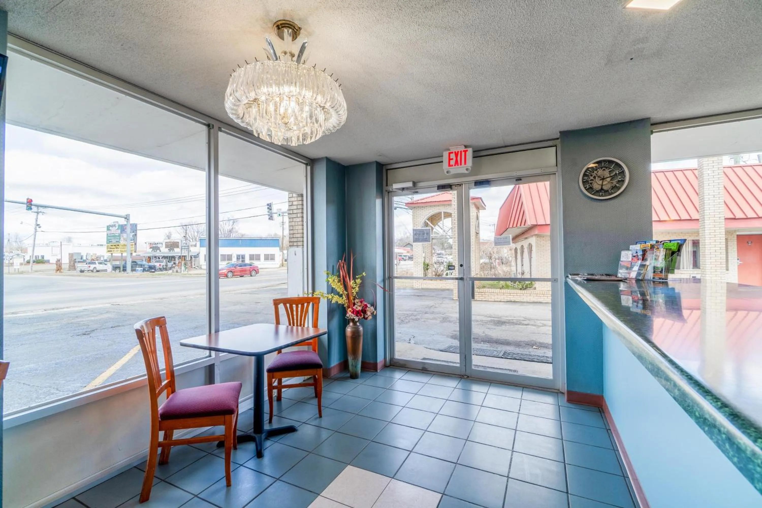 Lobby or reception in Ozark Junction mountain view by OYO