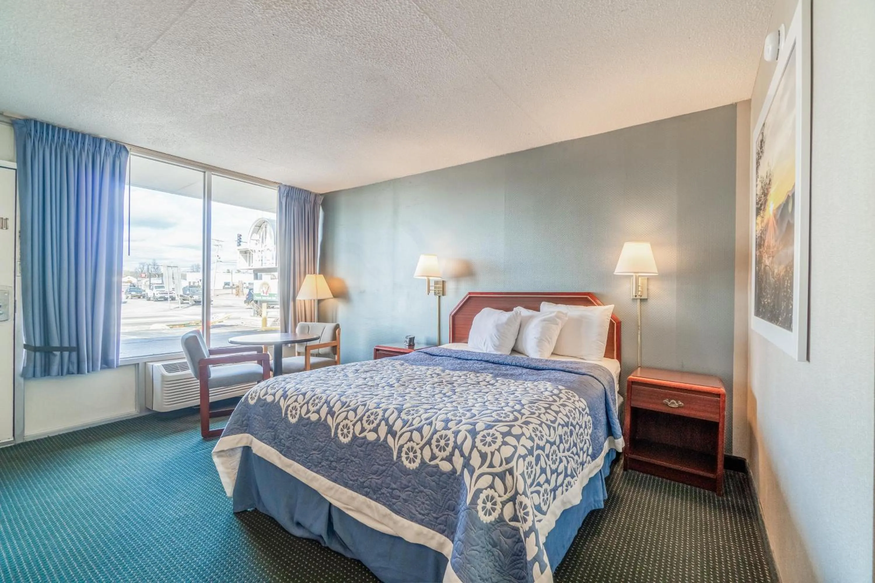 Bedroom, Bed in Ozark Junction mountain view by OYO