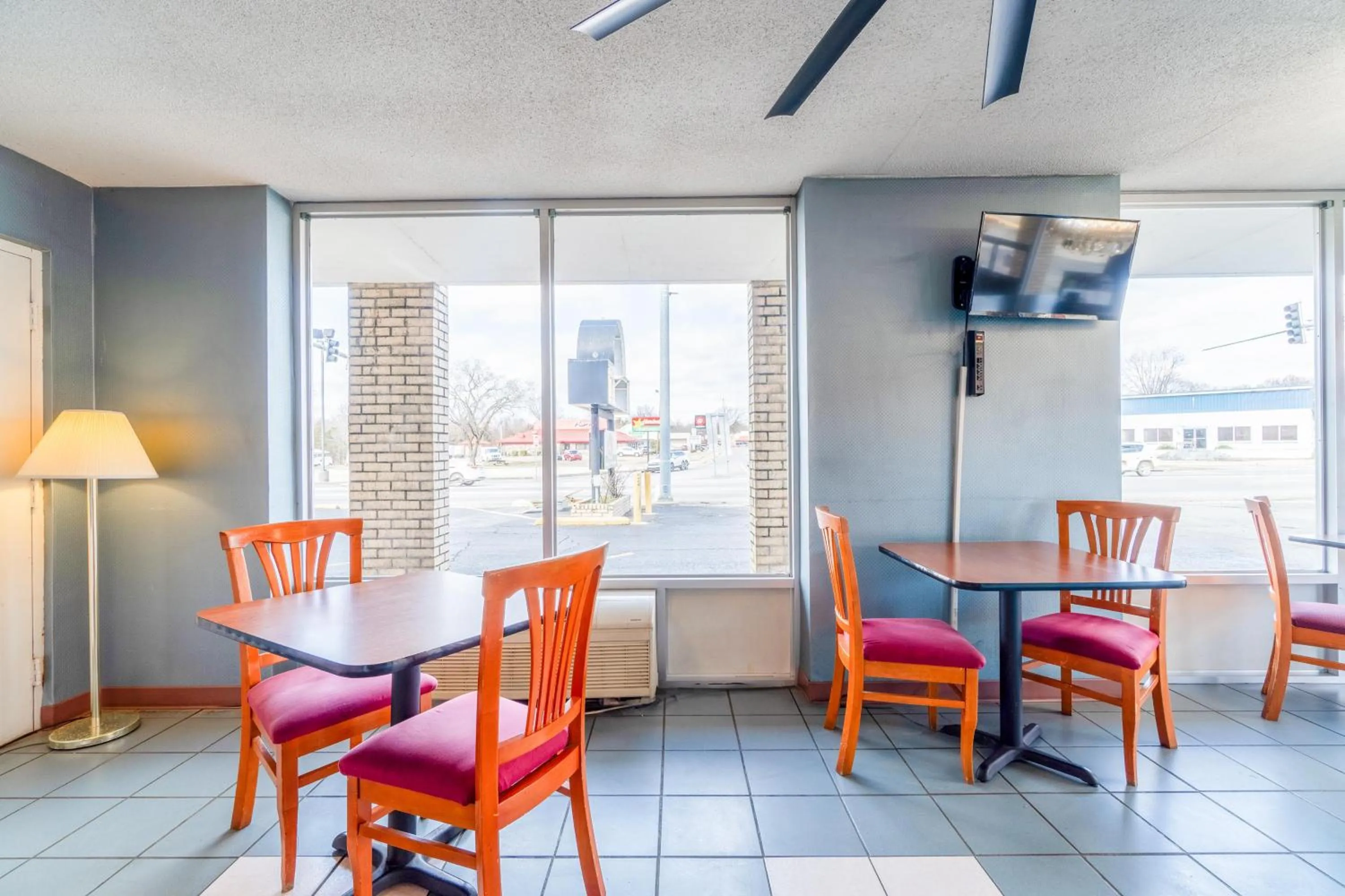 Lobby or reception in Ozark Junction mountain view by OYO