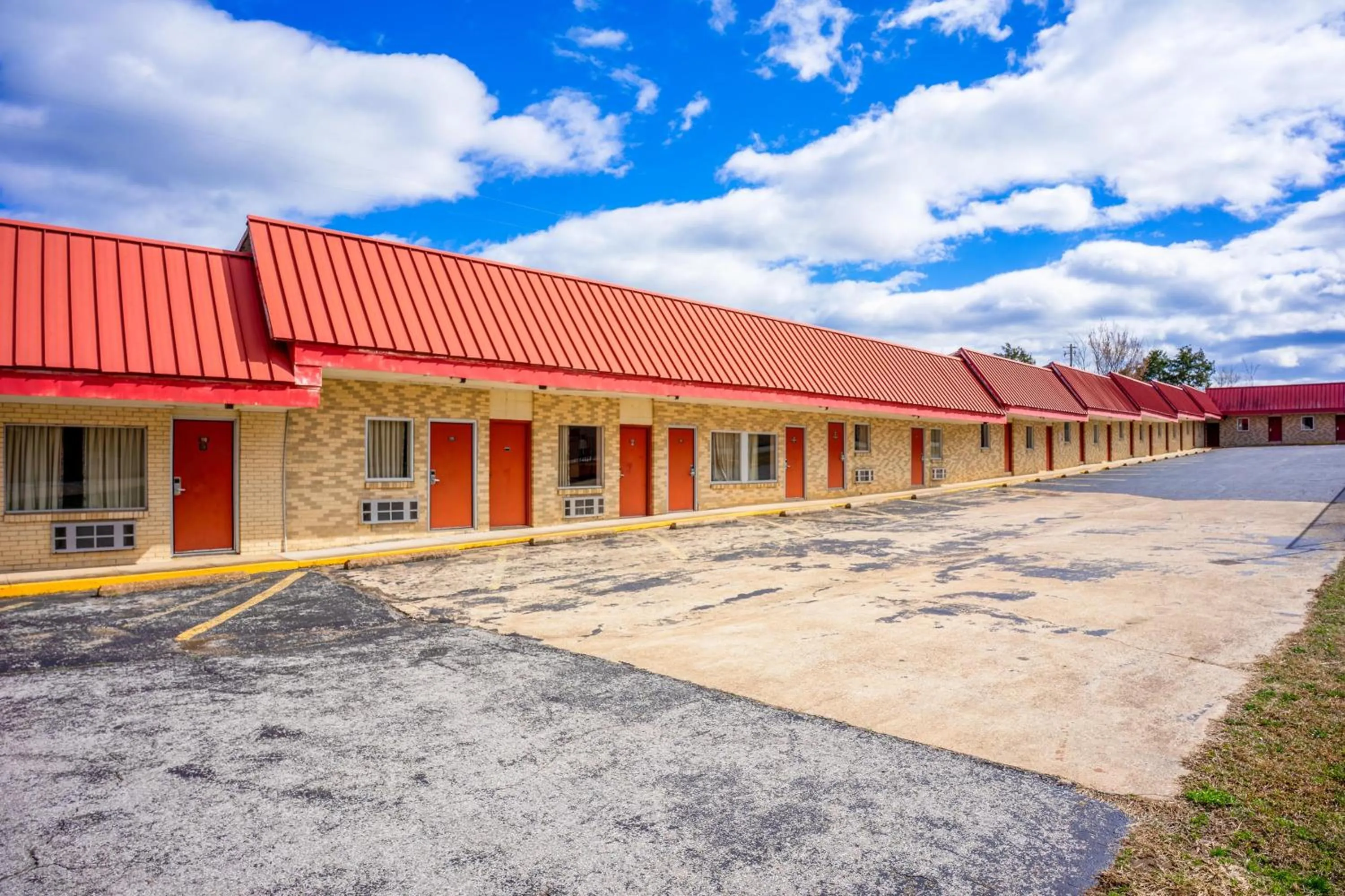 Facade/entrance in Ozark Junction mountain view by OYO