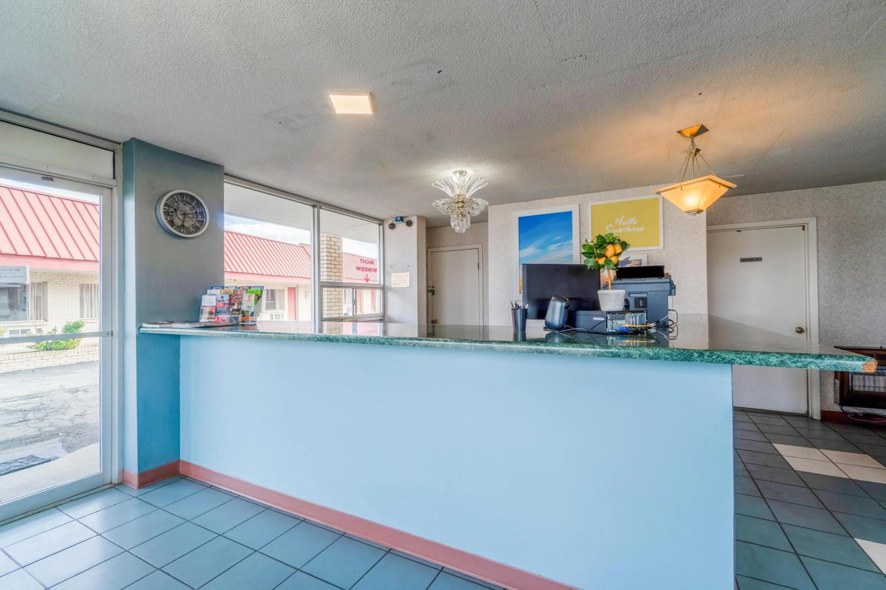 Lobby or reception in Ozark Junction mountain view by OYO