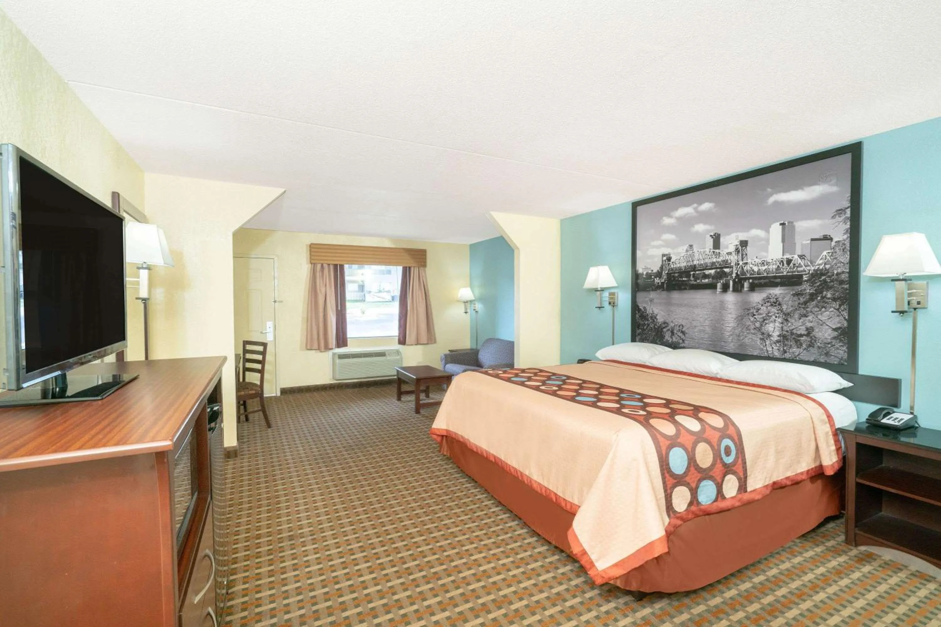 Photo of the whole room, Bed in Super 8 by Wyndham North Little Rock/McCain
