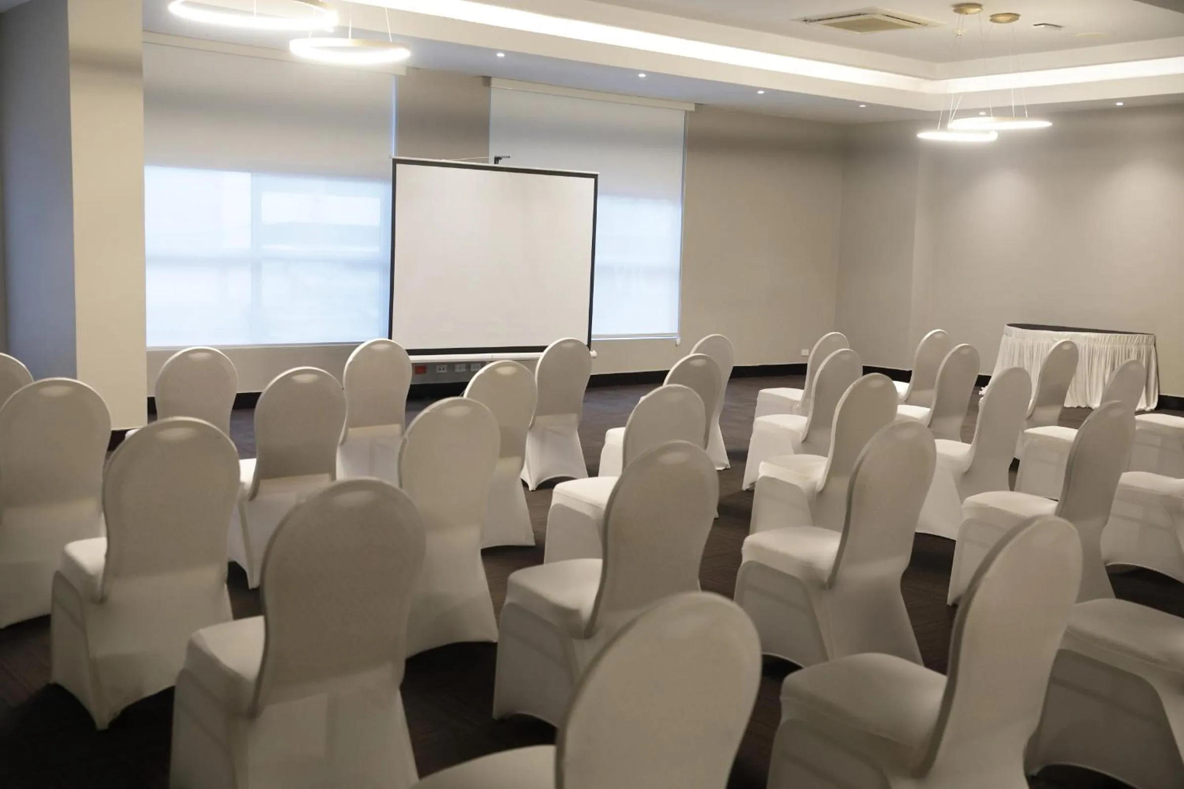 Meeting/conference room in Victoria Hotel and Suites Panama