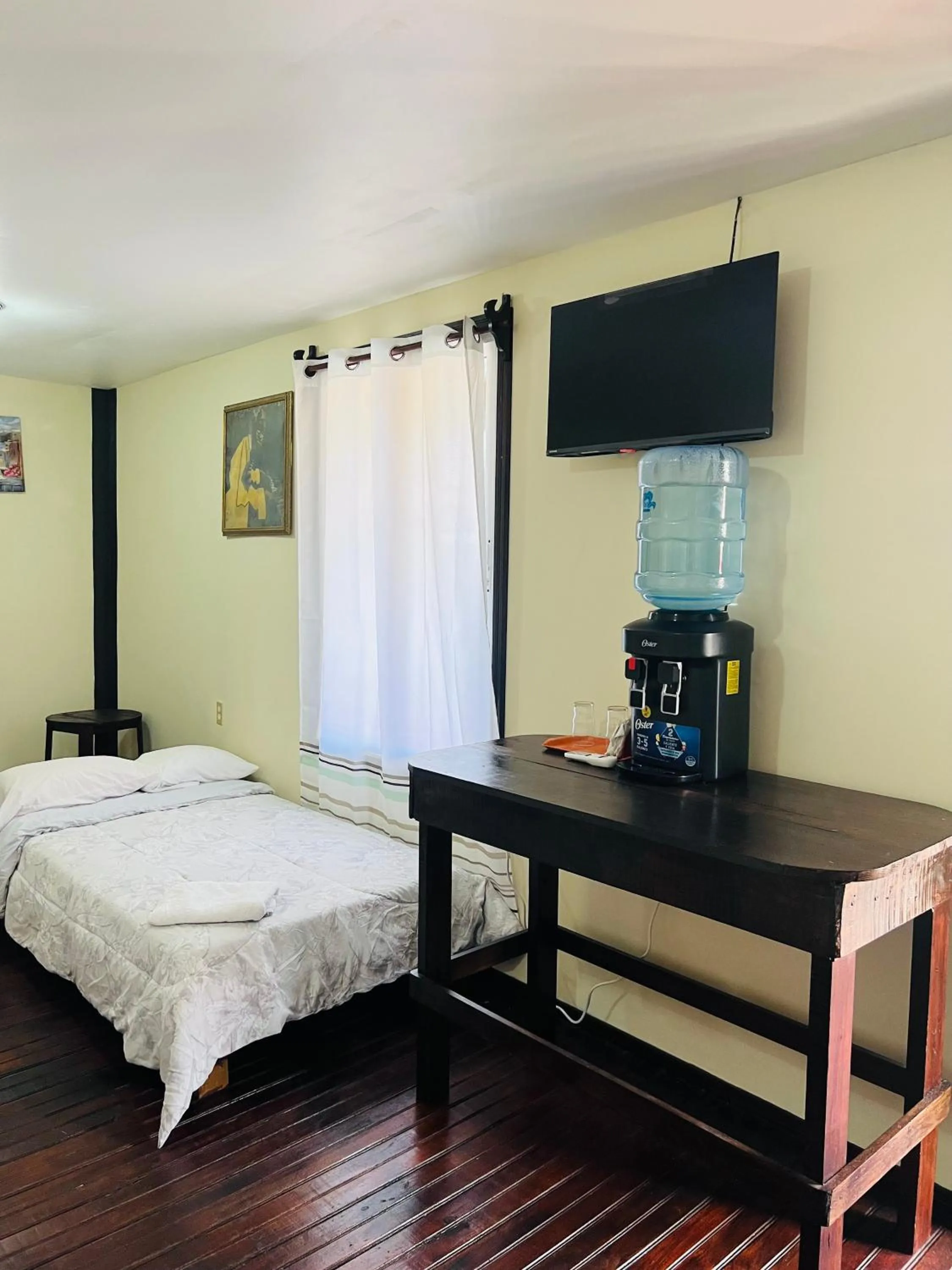 Dining area in La Delphina Bed and Breakfast Bar and Grill