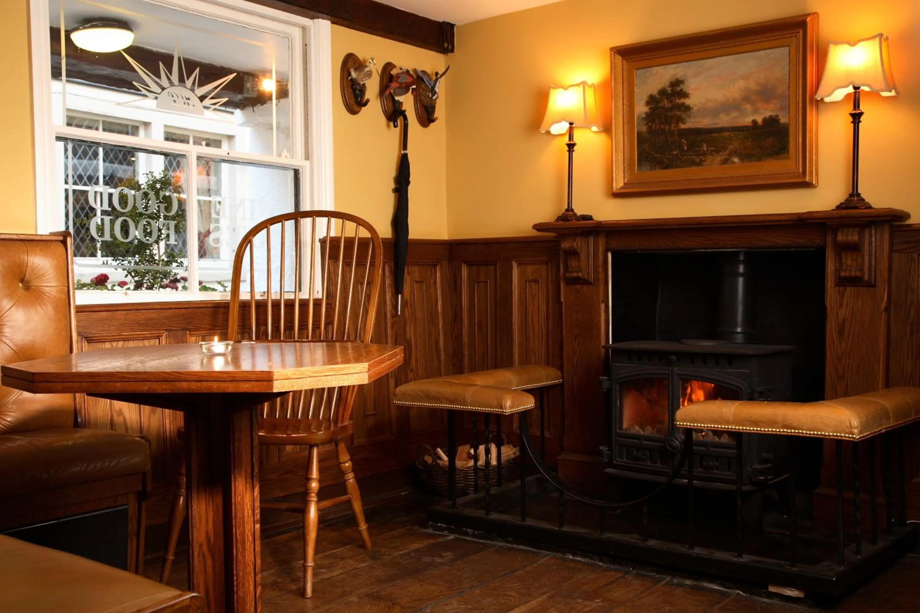 Restaurant/places to eat in Sun Inn