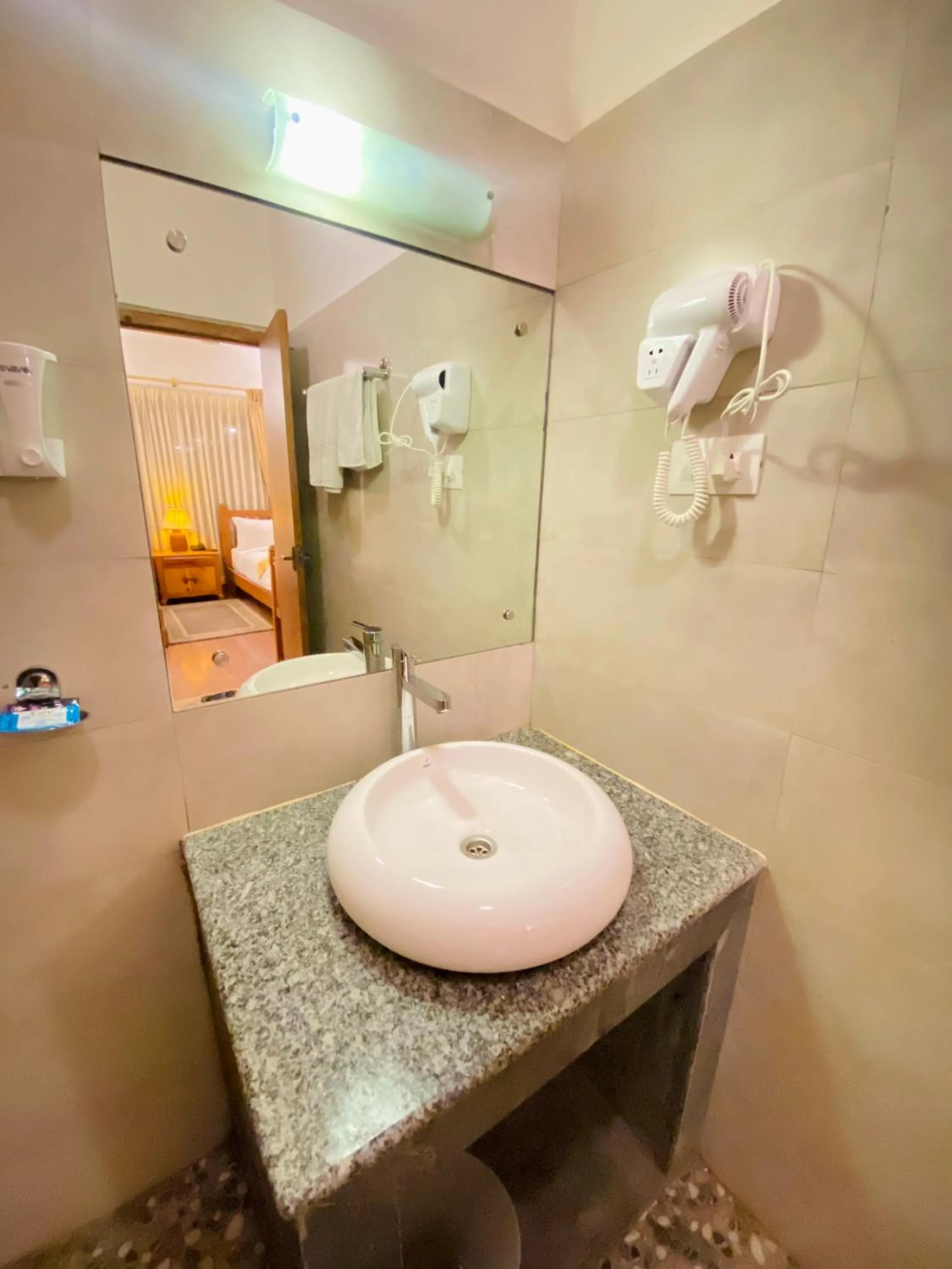 Three Jewels Boutique Hotel