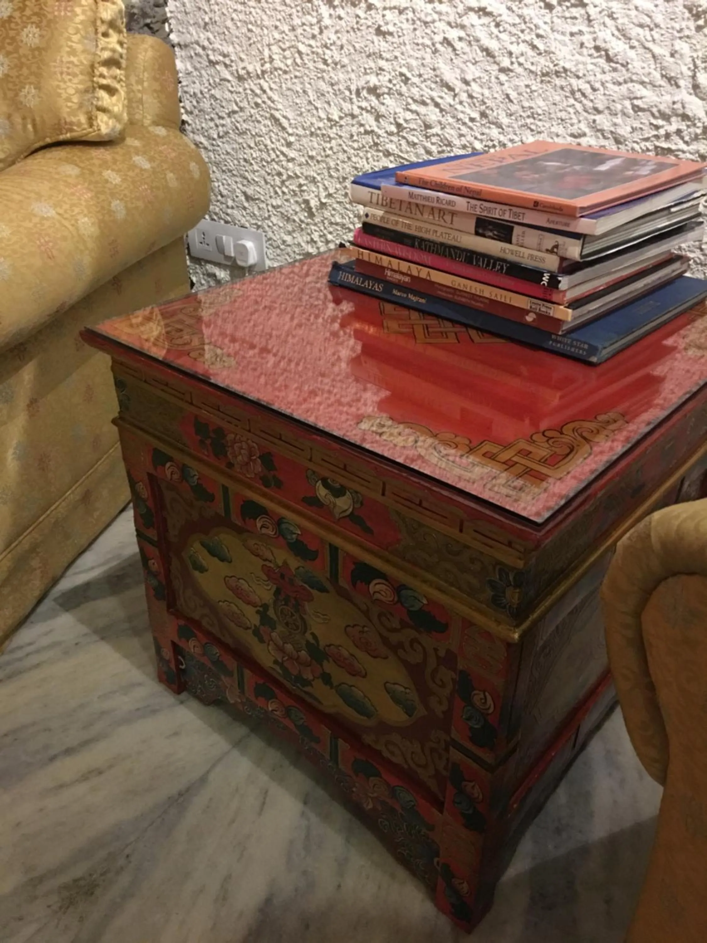 Three Jewels Boutique Hotel