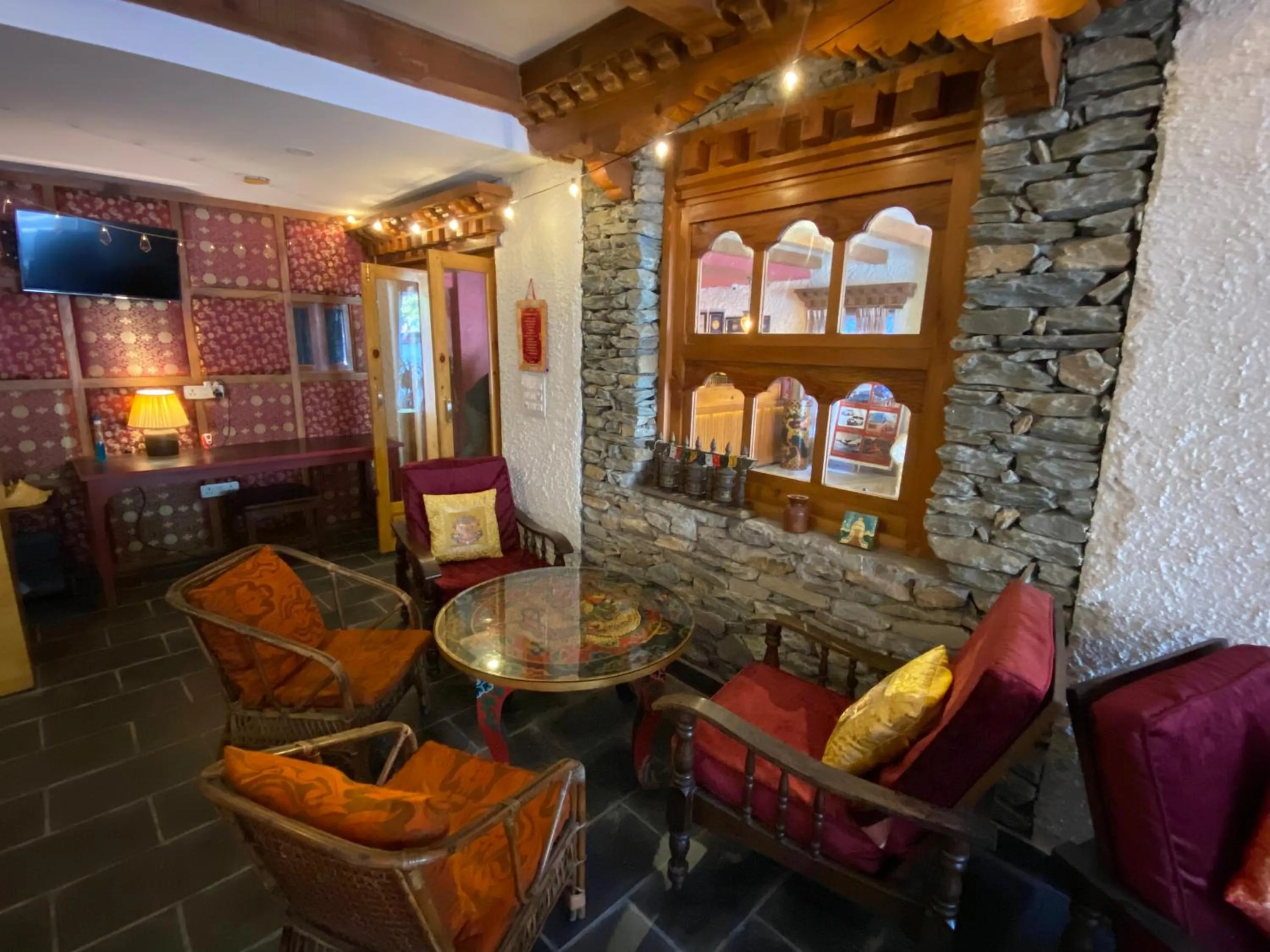 Three Jewels Boutique Hotel