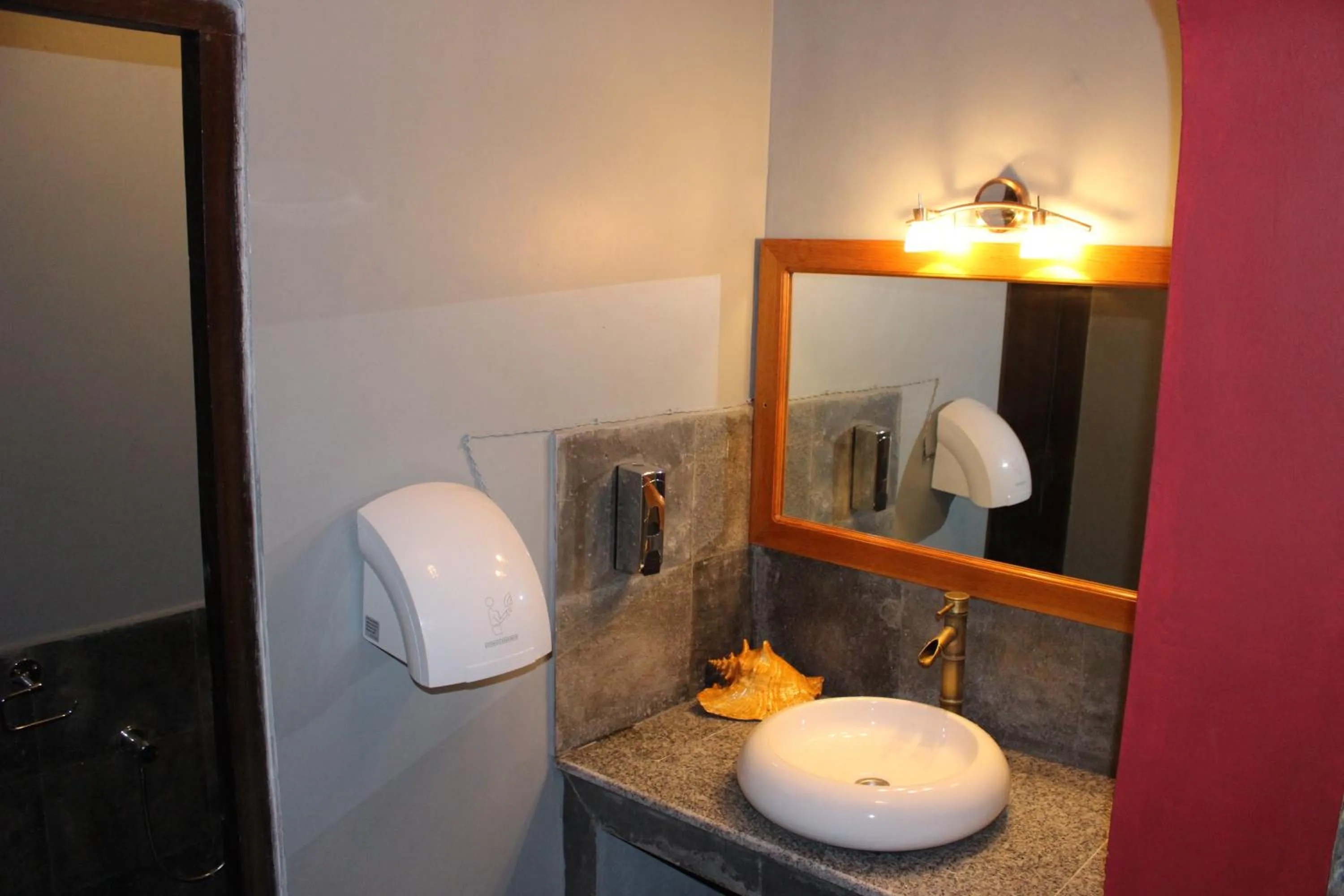 Bathroom in Three Jewels Boutique Hotel