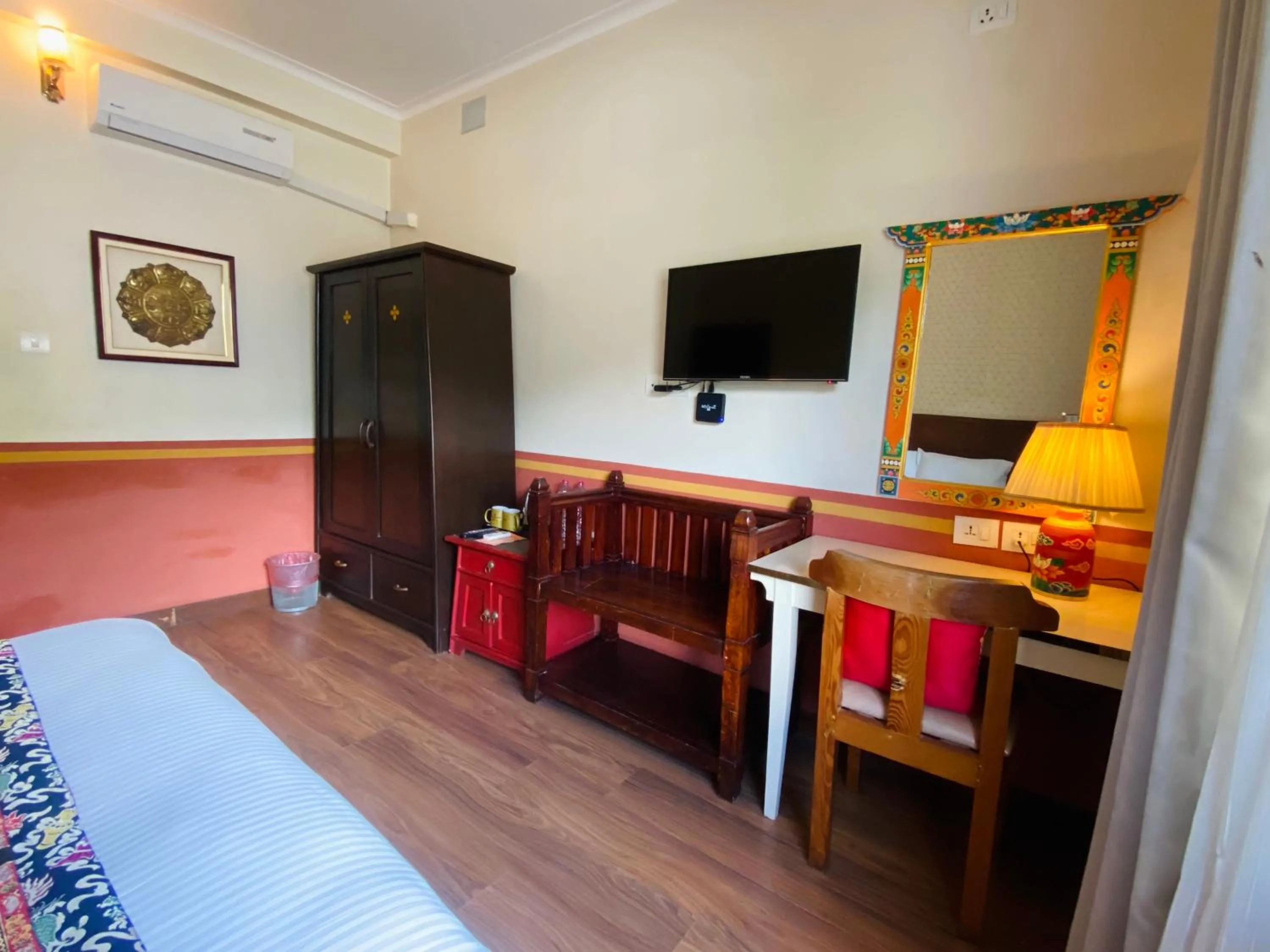 Bed in Three Jewels Boutique Hotel