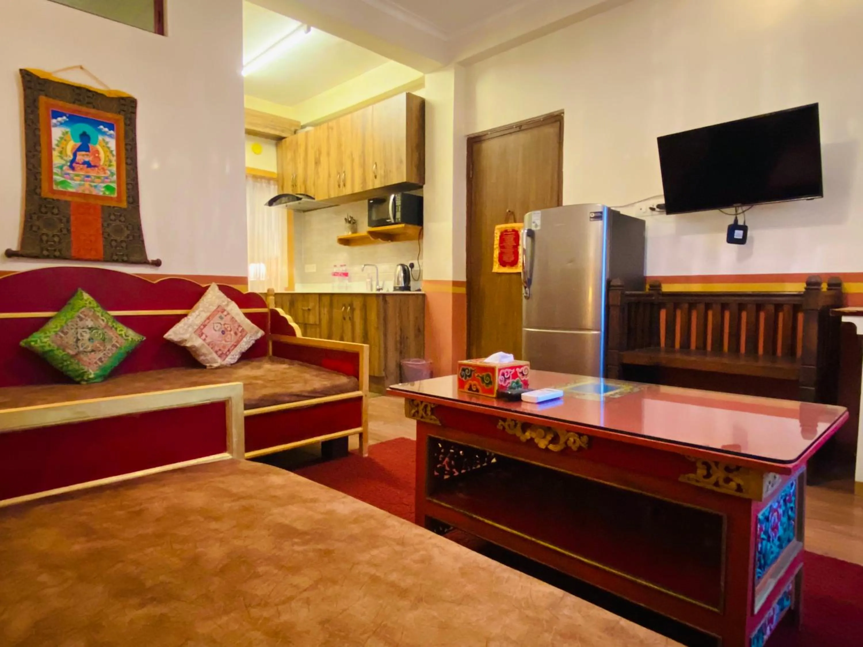 Three Jewels Boutique Hotel