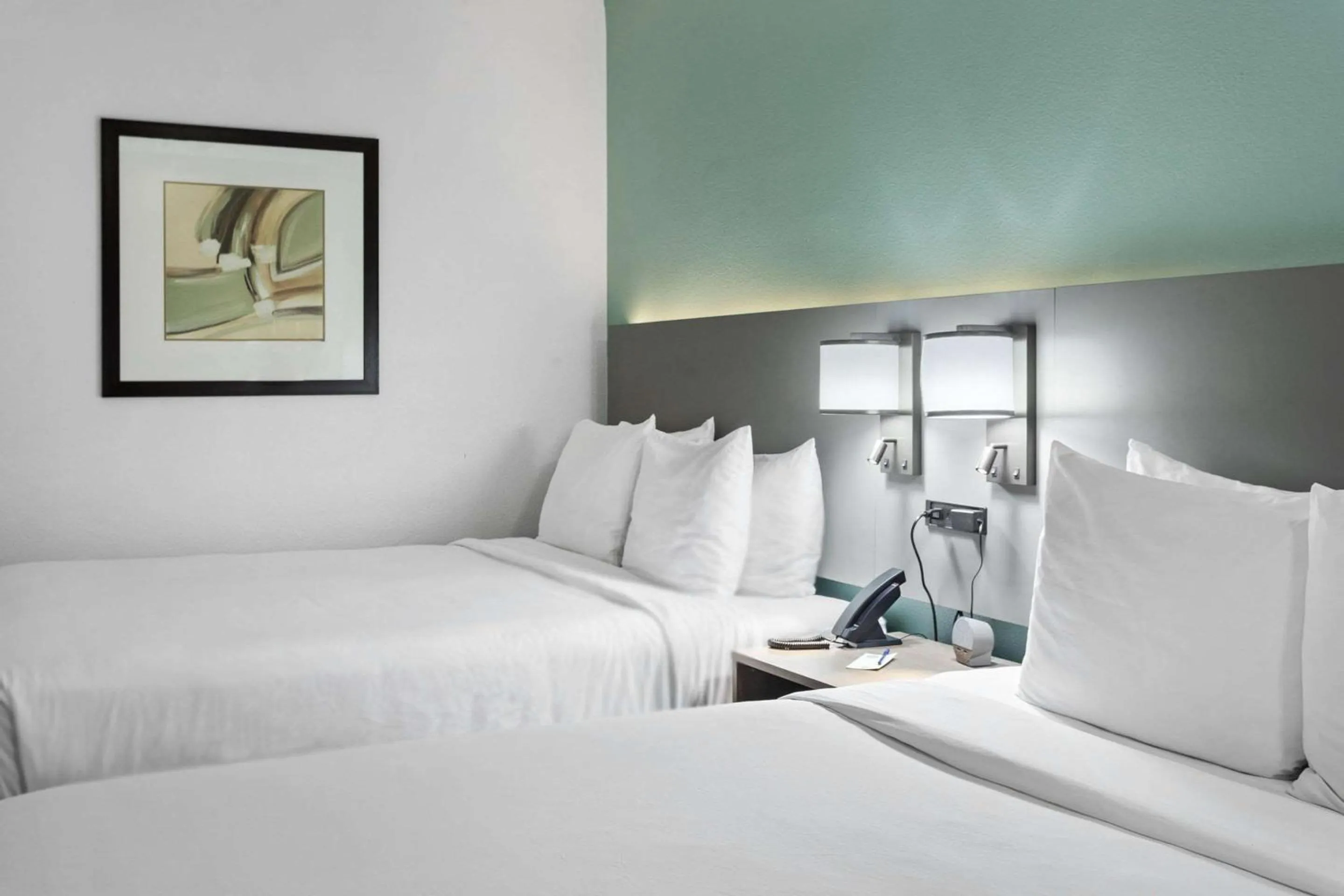 Bedroom, Bed in Comfort Inn Chandler - Phoenix South I-10