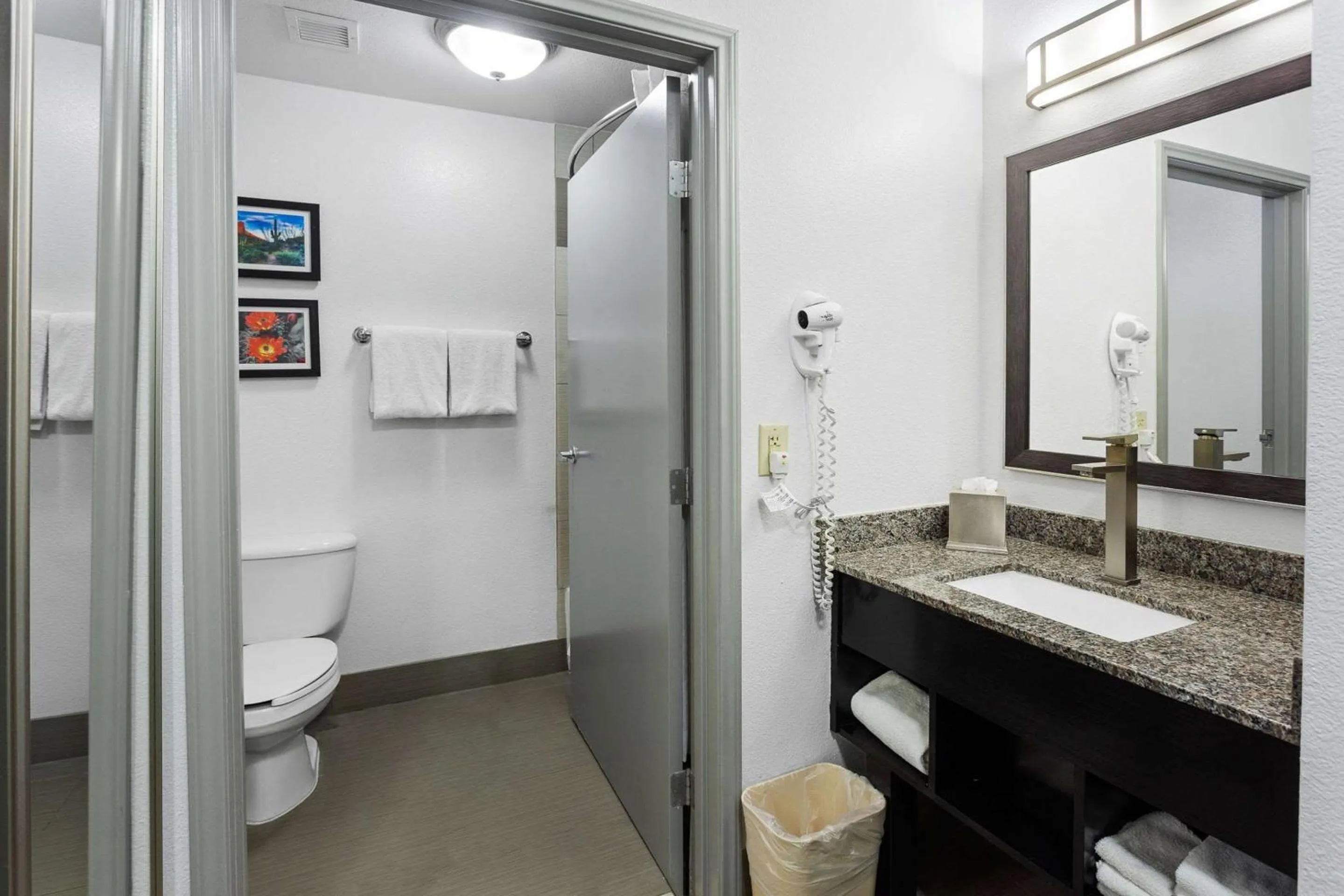 Bedroom in Comfort Inn Chandler - Phoenix South I-10