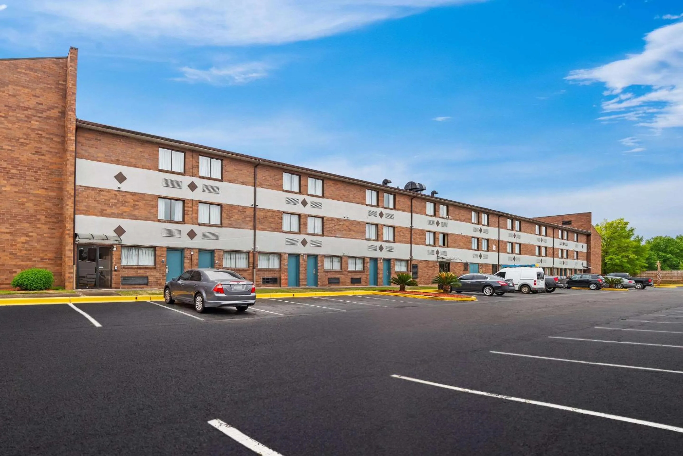 Property building in Suburban Studios Columbia Northwest