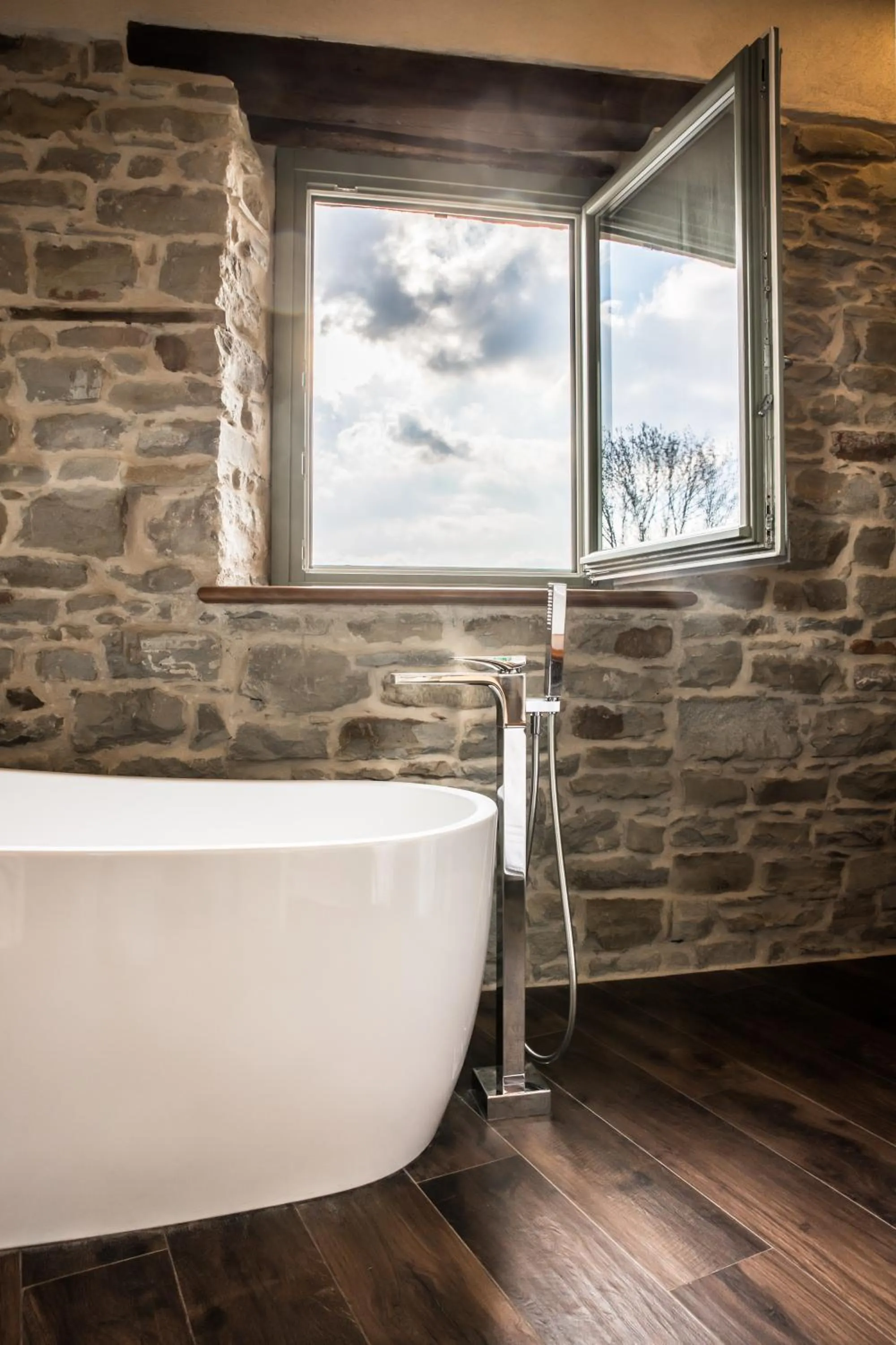 Bath in Albergo del Bramante