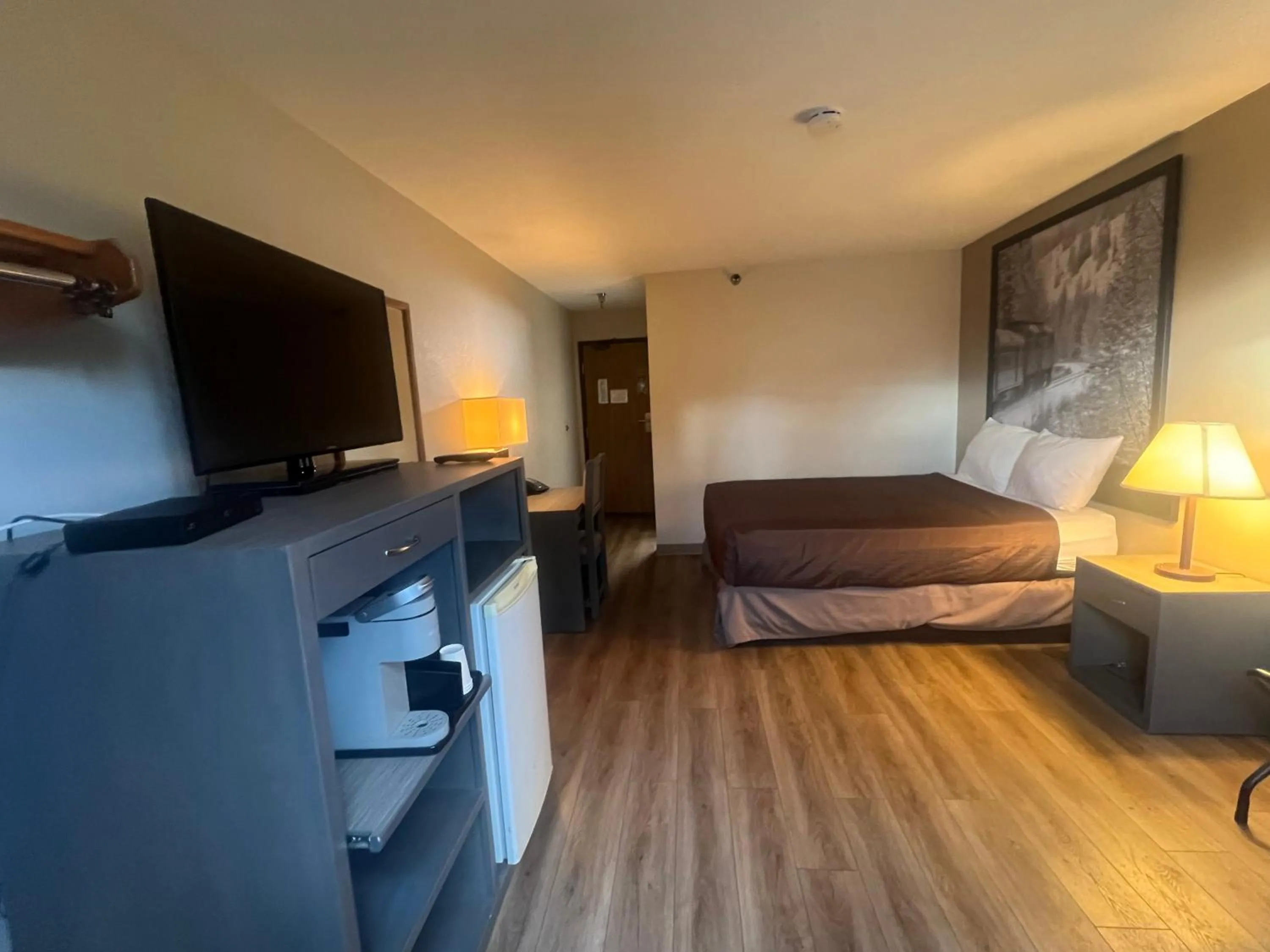 Bed in Super 8 by Wyndham Salmon Arm